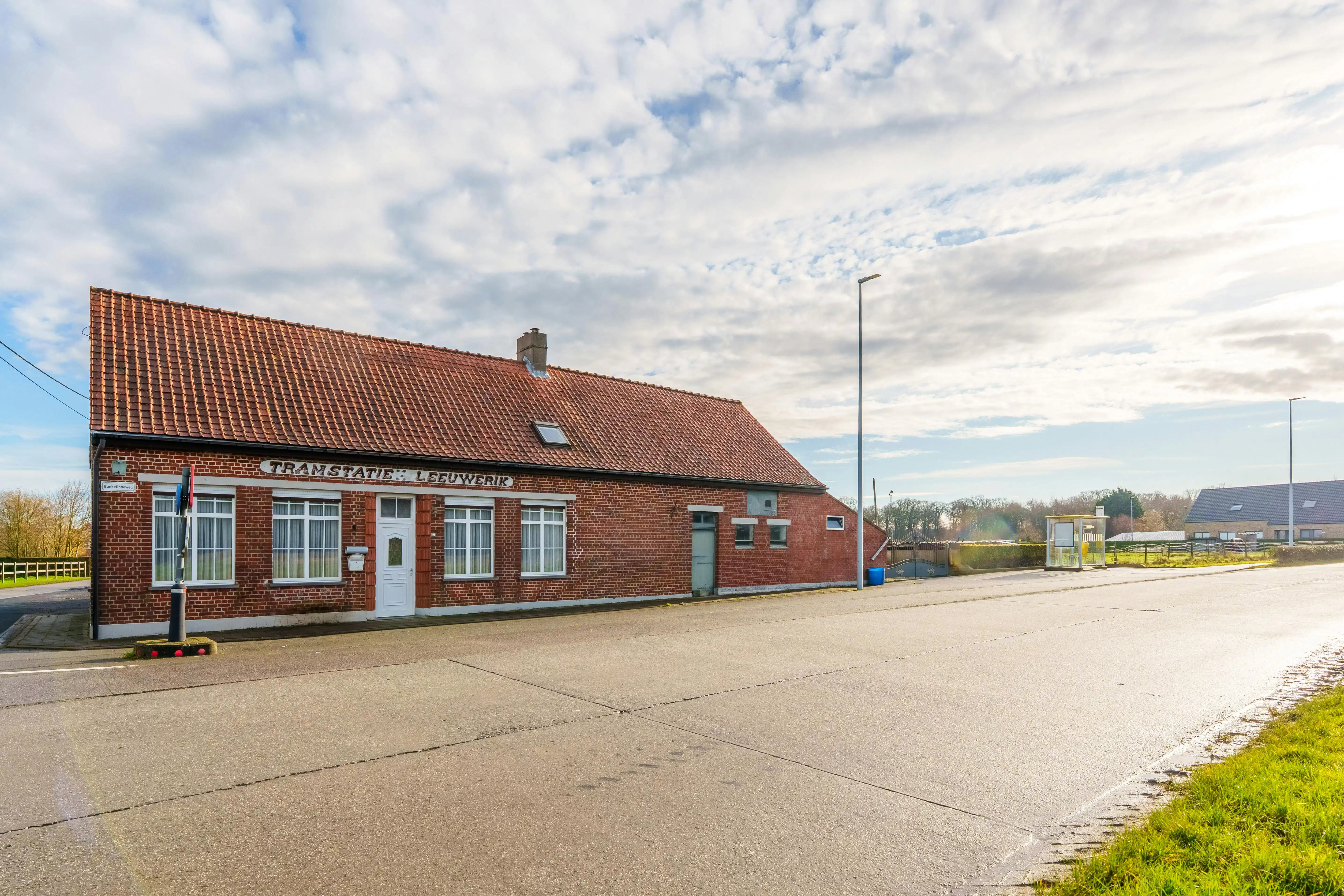 Alleenstaand huis met weide te koop op 12.055 m² foto 17
