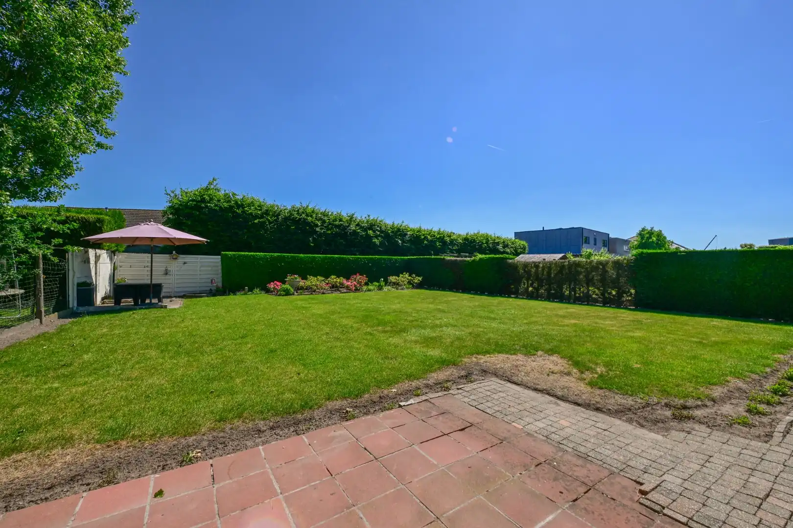 Ruime gelijkvloerse woning met 3 slaapkamers, garage en zonnige tuin op 781m2 foto 23
