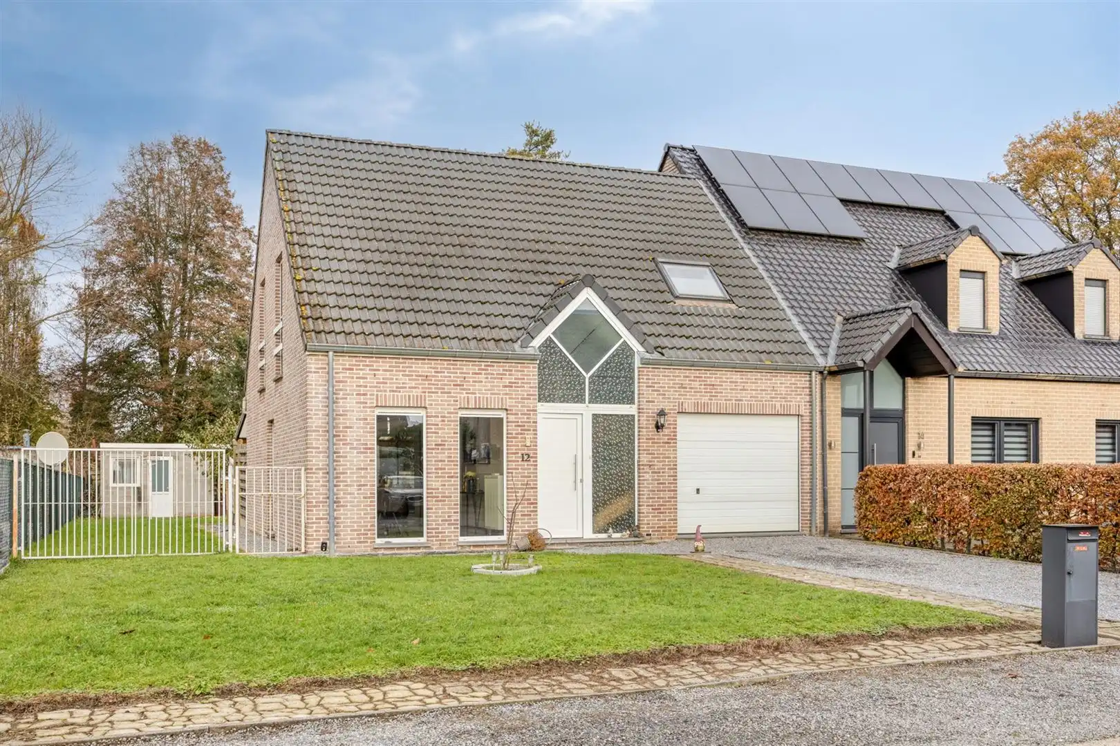 TE KOOP: Halfopen bebouwing met 3 slaapkamers te Zolder! foto {{pictureIndex}}