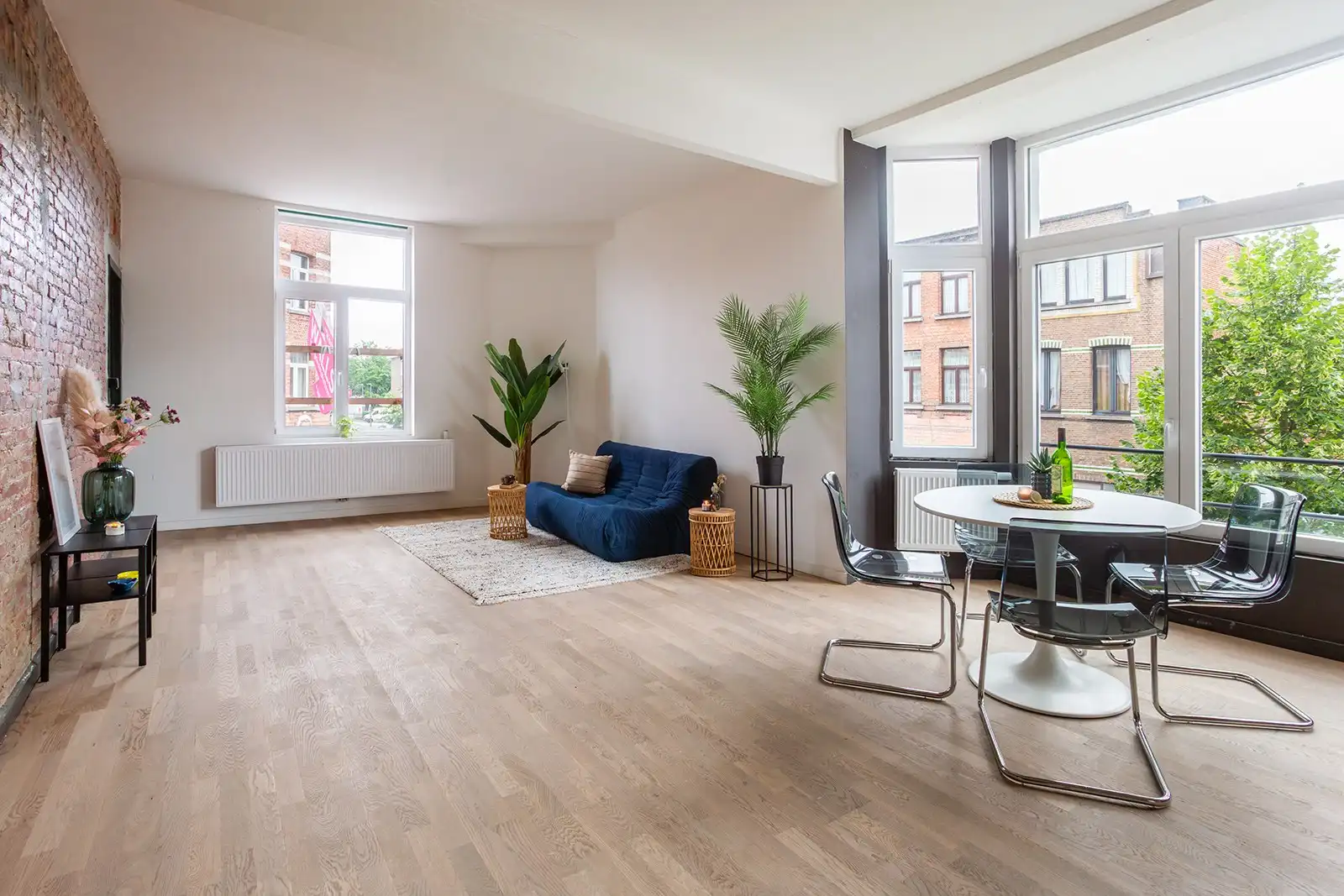 Lichtrijk hoek appartement met karakter!  foto {{pictureIndex}}