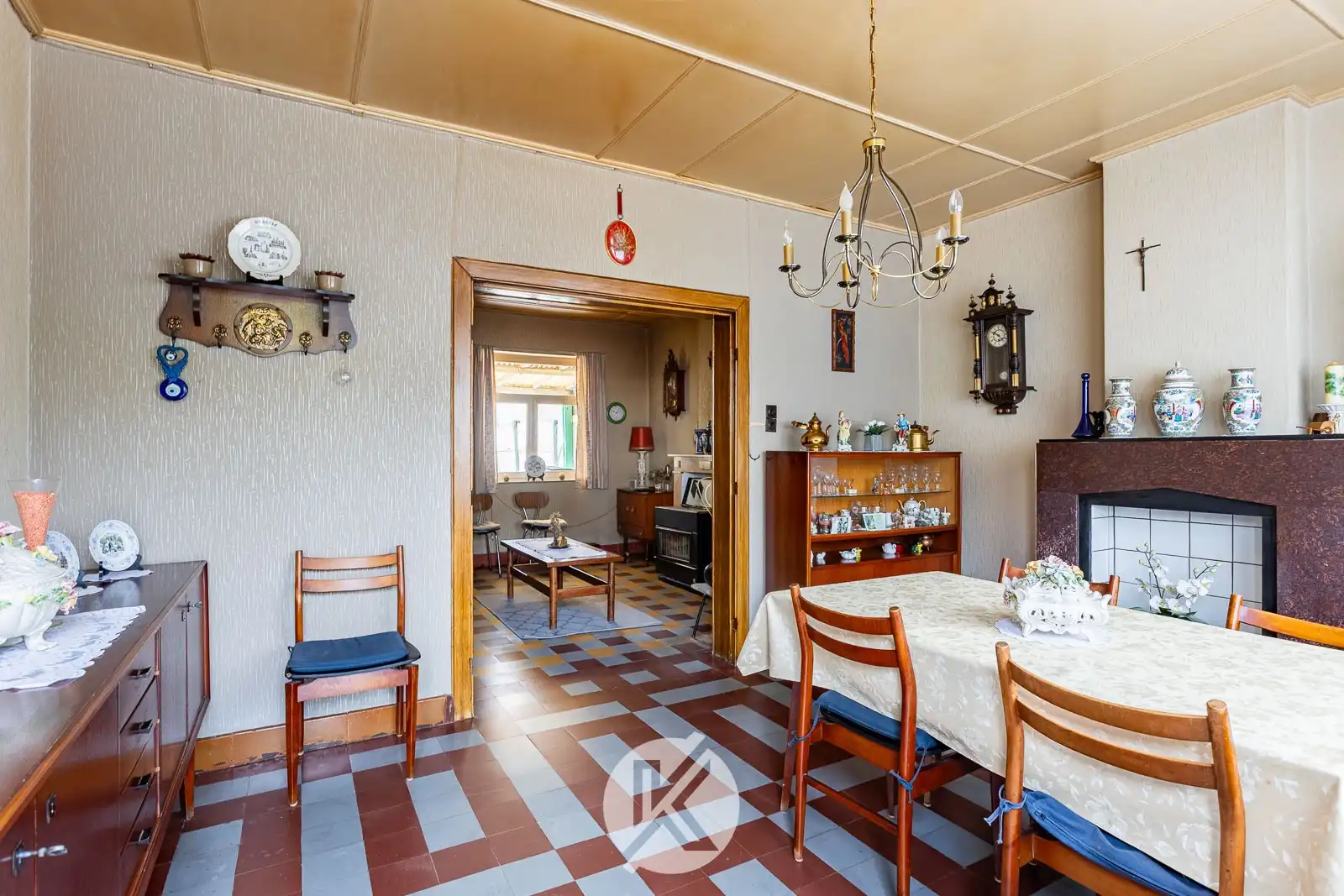 Renovatiewoning op gunstige ligging foto {{pictureIndex}}