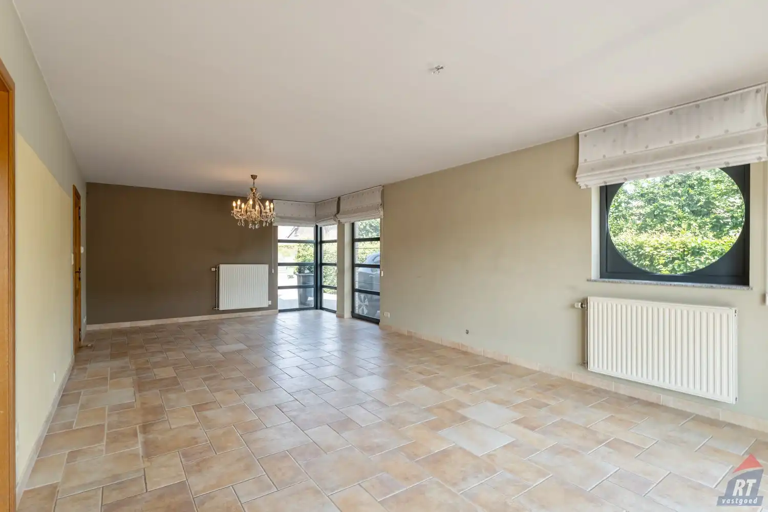 Gelijkvloers appartement met 2 slaapkamers, ruim terras en garage in Tongeren-Borgloon foto 4