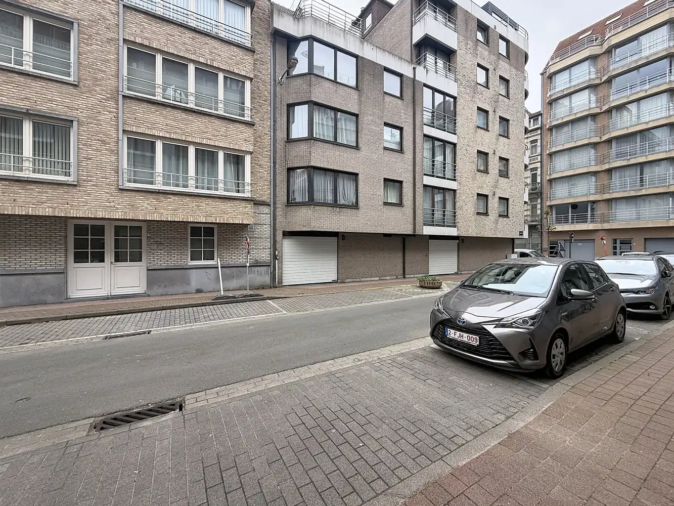Gesloten garagebox achter de Zeedijk te Heist foto 4