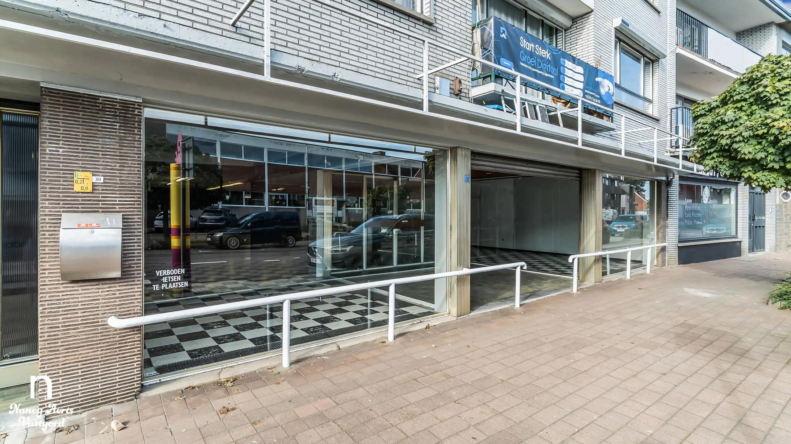 Handelspand van 395 m² in het centrum van Beringen foto {{pictureIndex}}