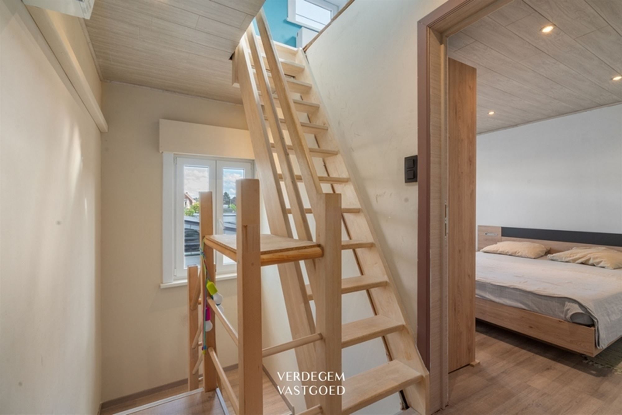 Verrassend leuke woning met kwalitatieve aanbouw, tuintje en 3 slaapkamers foto 13