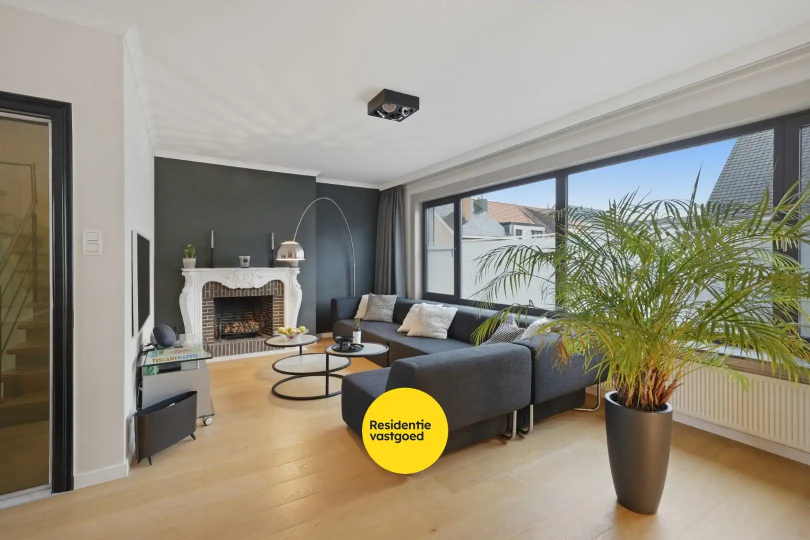 Ruime bel-étage woning met tuin en garage op rustige ligging te Bredene foto 2