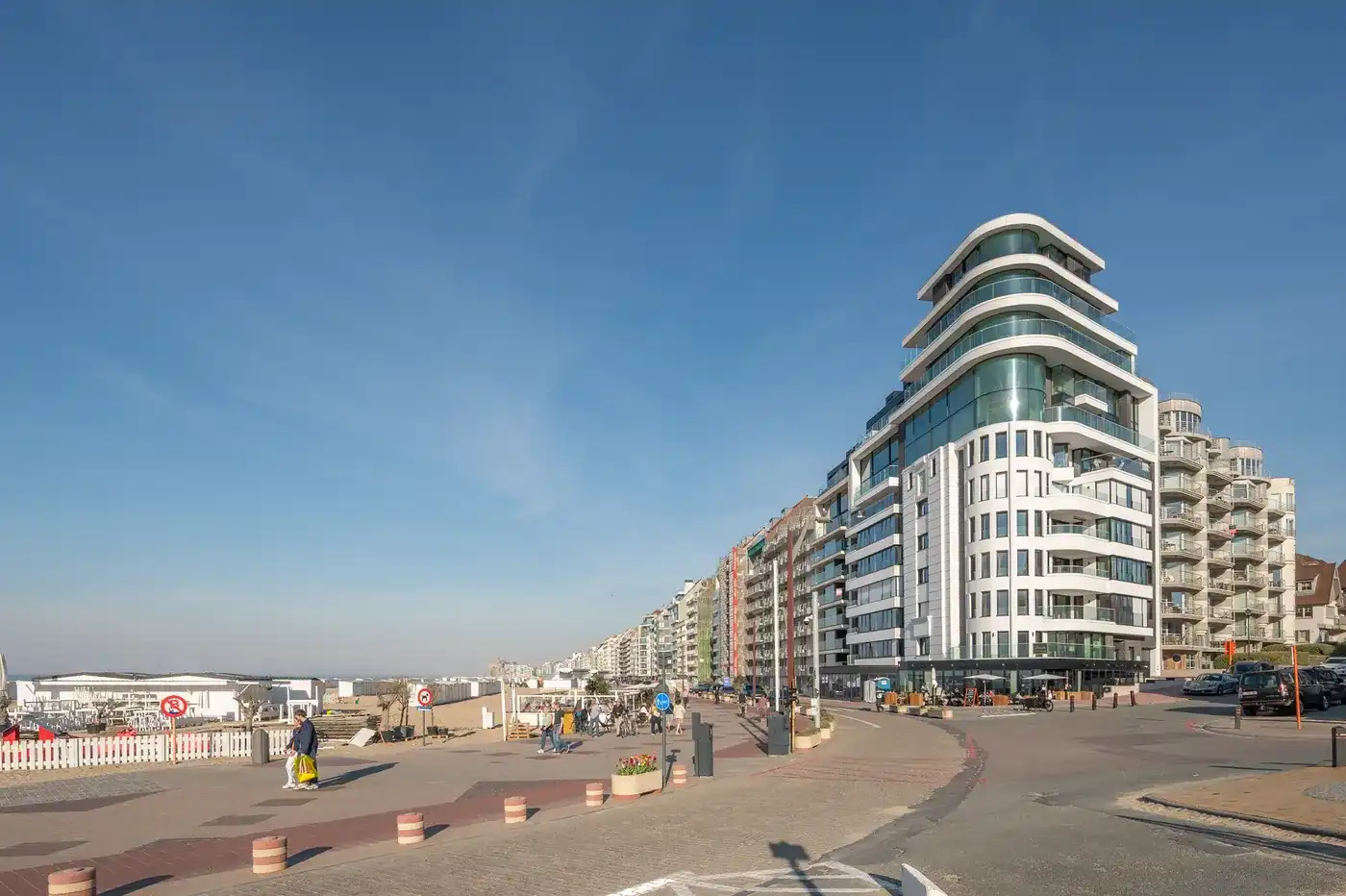 Uitzonderlijk duplex penthouse met een ideale oriëntatie en een fenomenaal panoramisch zicht over de Noordzee, Duinbergen en het Albertstrand foto 17