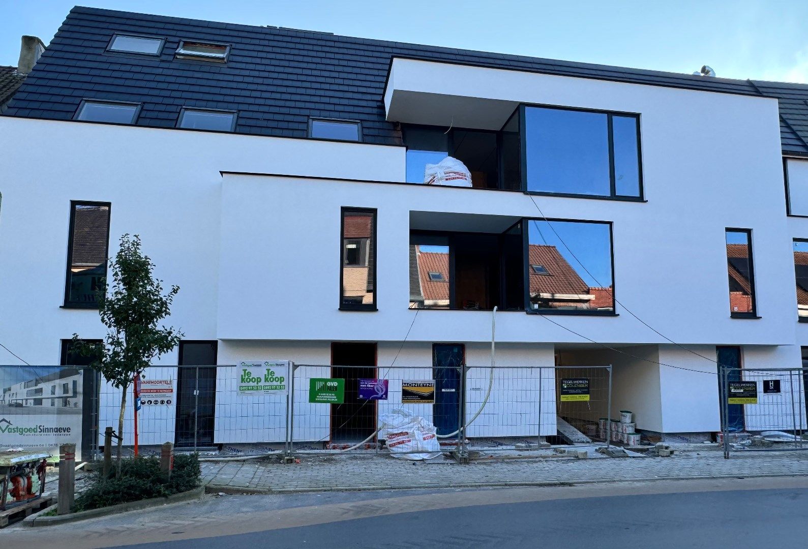 Uniek nieuwbouw appartement met 2 slaapkamers en veel zonlicht te Eernegem foto 2