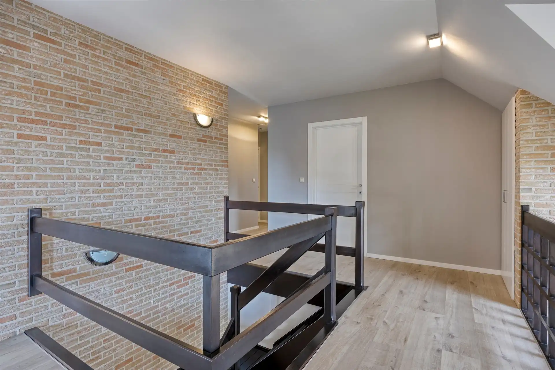 Villa in doodlopende straat foto 11