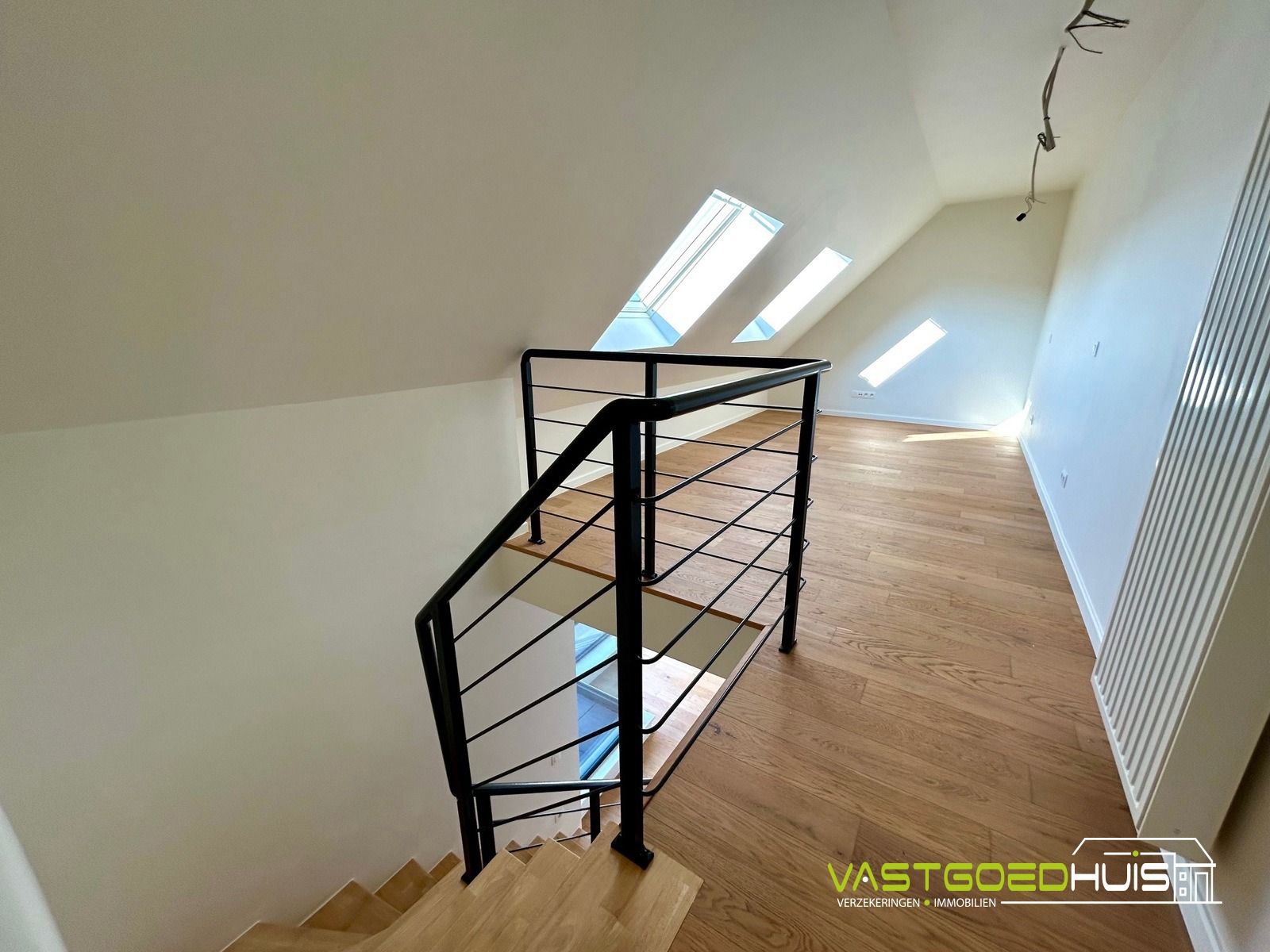 Hedendaags duplex appartement met terras foto 23