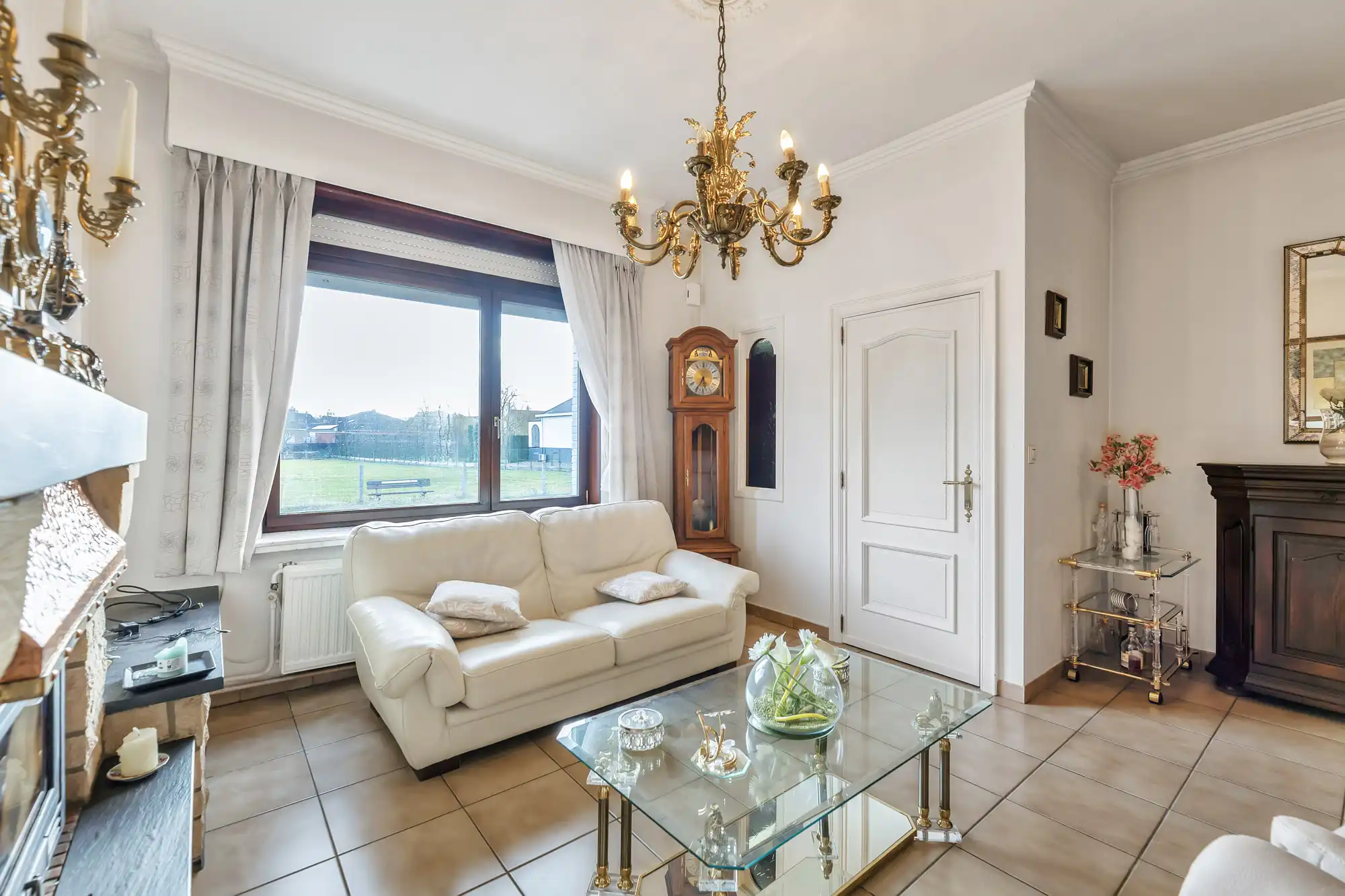 Goed onderhouden woning met garage foto 4