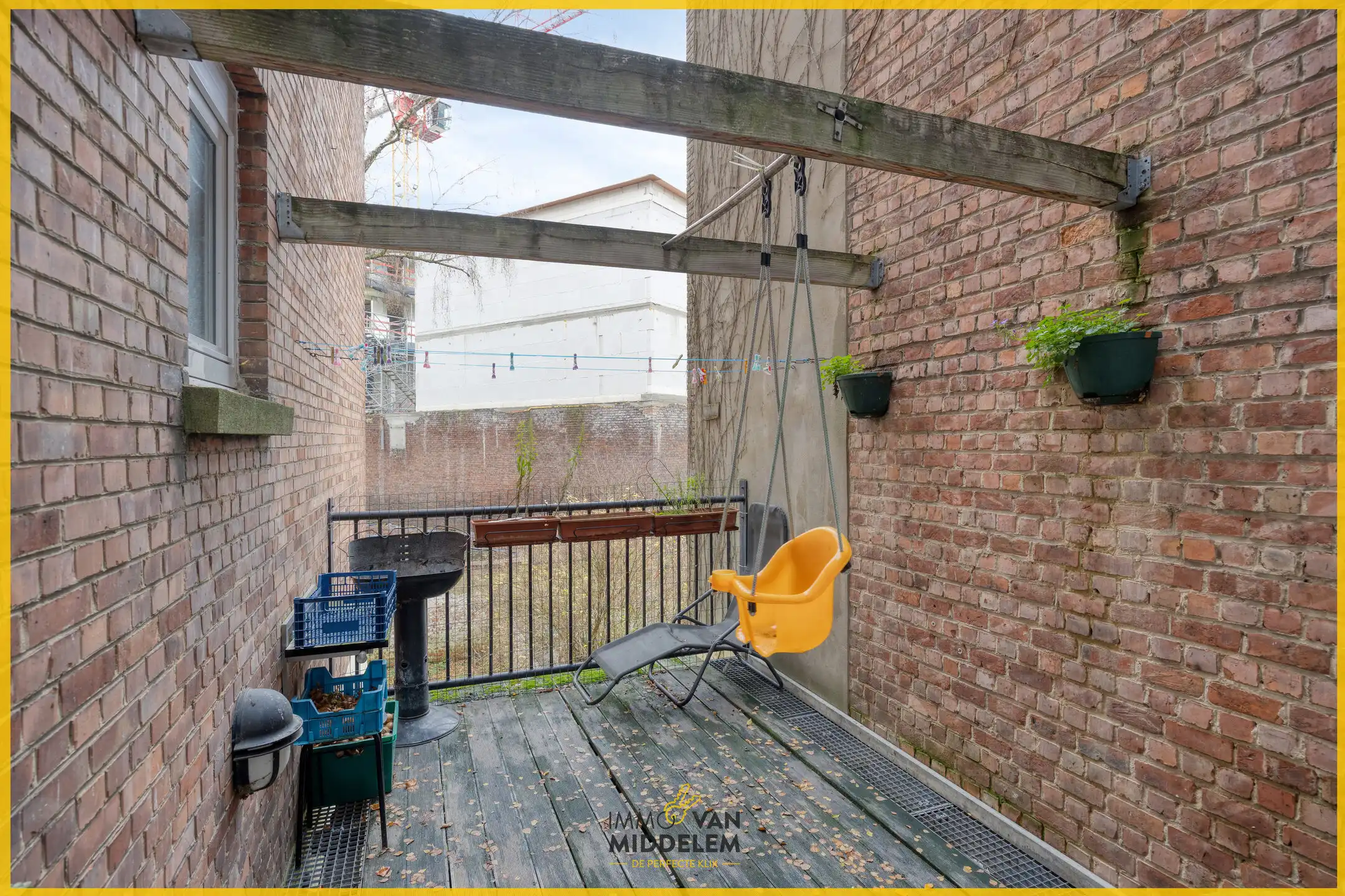 APPARTEMENT MET 2 KAMERS, TERRAS, TUIN EN GARAGE foto 6