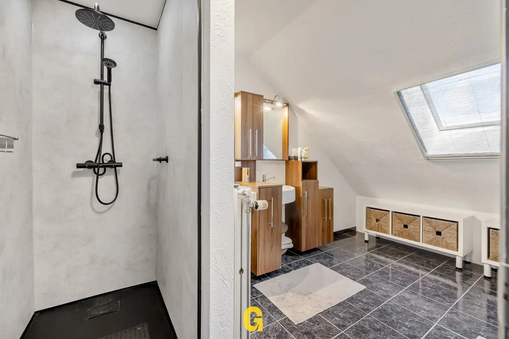 Halfopen woning met prachtige tuin met zwembad en blijvend zicht op achterliggend groen foto 19