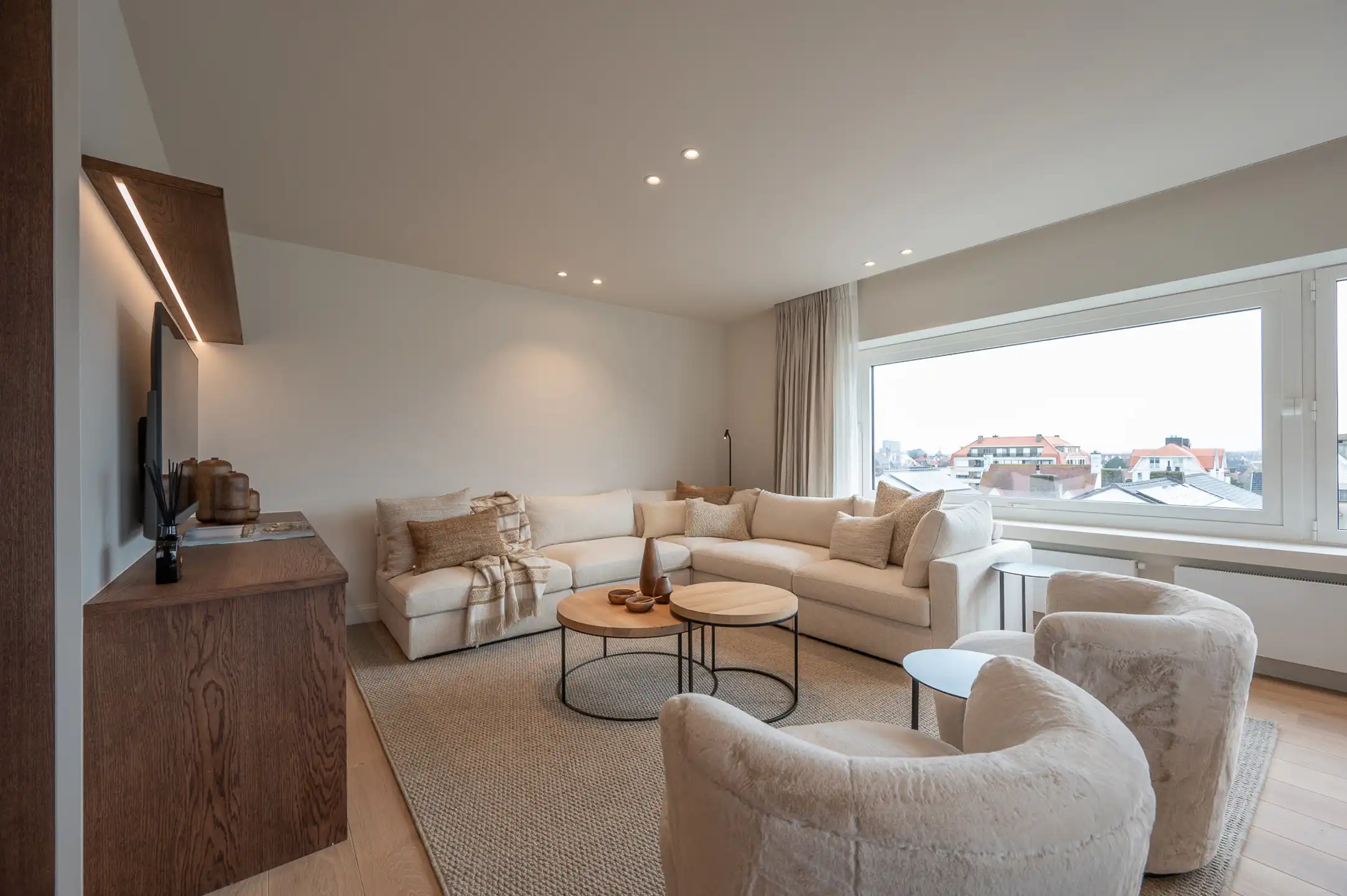 HOEKAPPARTEMENT, volledig gemeubileerd, vlakbij de Zeedijk.. foto 6