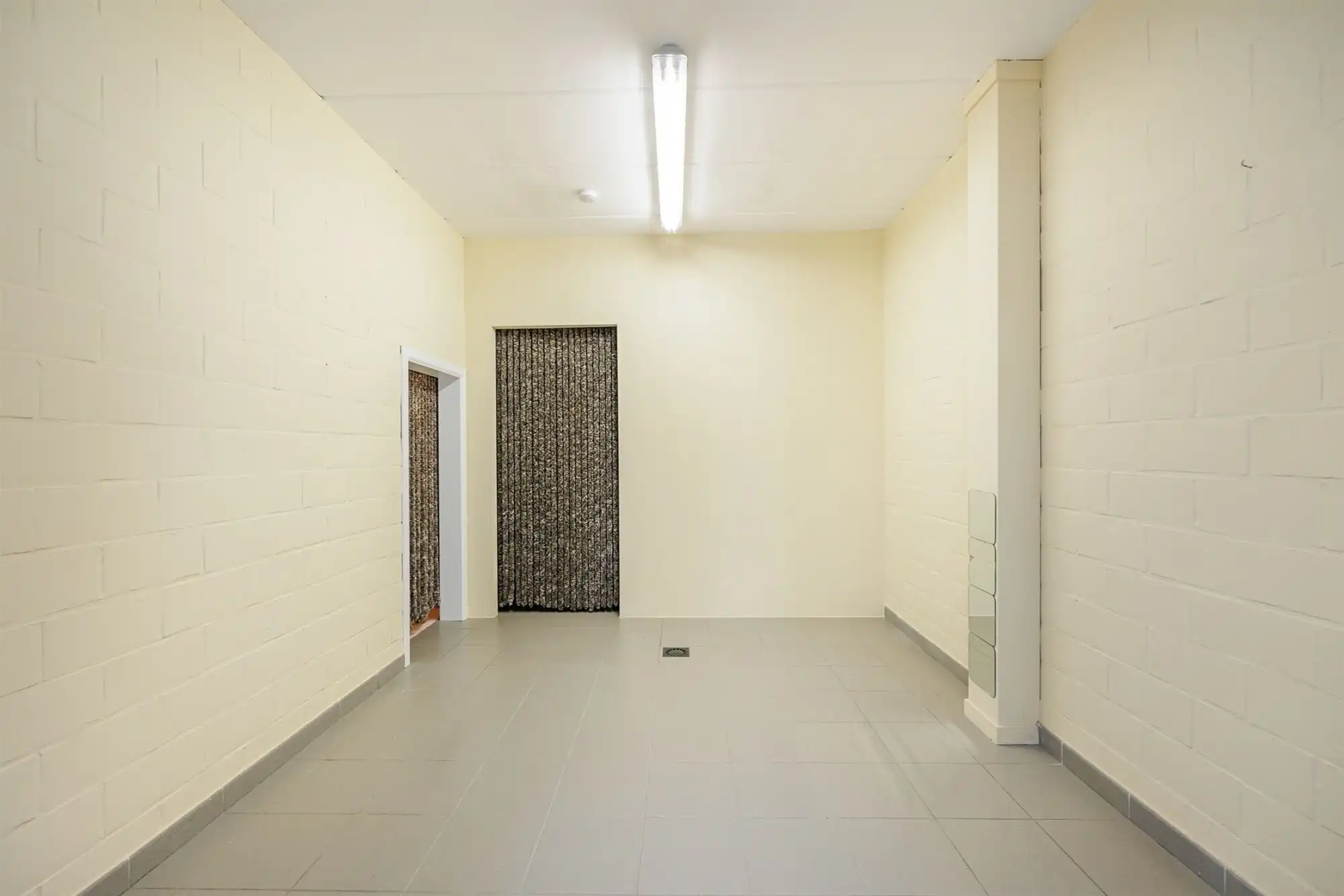 Instapklare ruime woning met 4 slpkmrs. en tuin foto 12