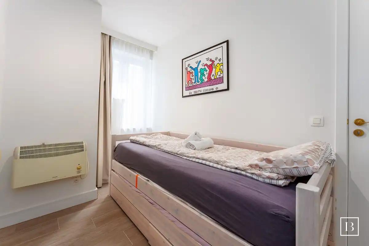 Gerenoveerd 2 slaapkamer appartement met parking te Wenduine foto 15