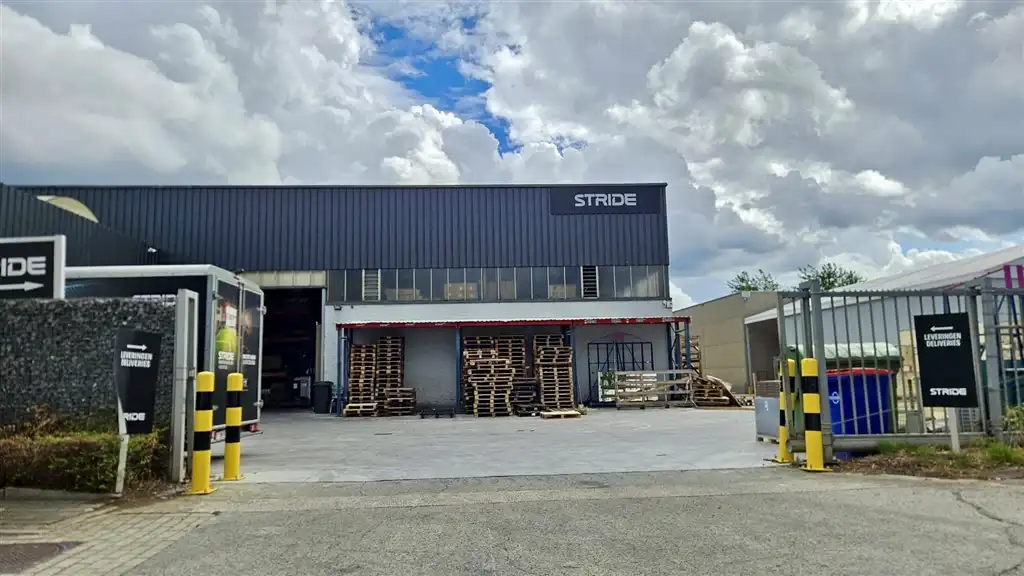 Magazijn met kantoren op toplocatie in Zwijnaarde foto 5