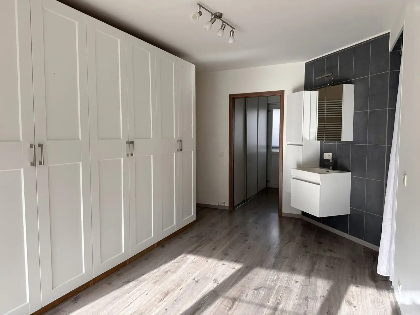 Woning met 4 slaapkamers in rustige wijk foto 7