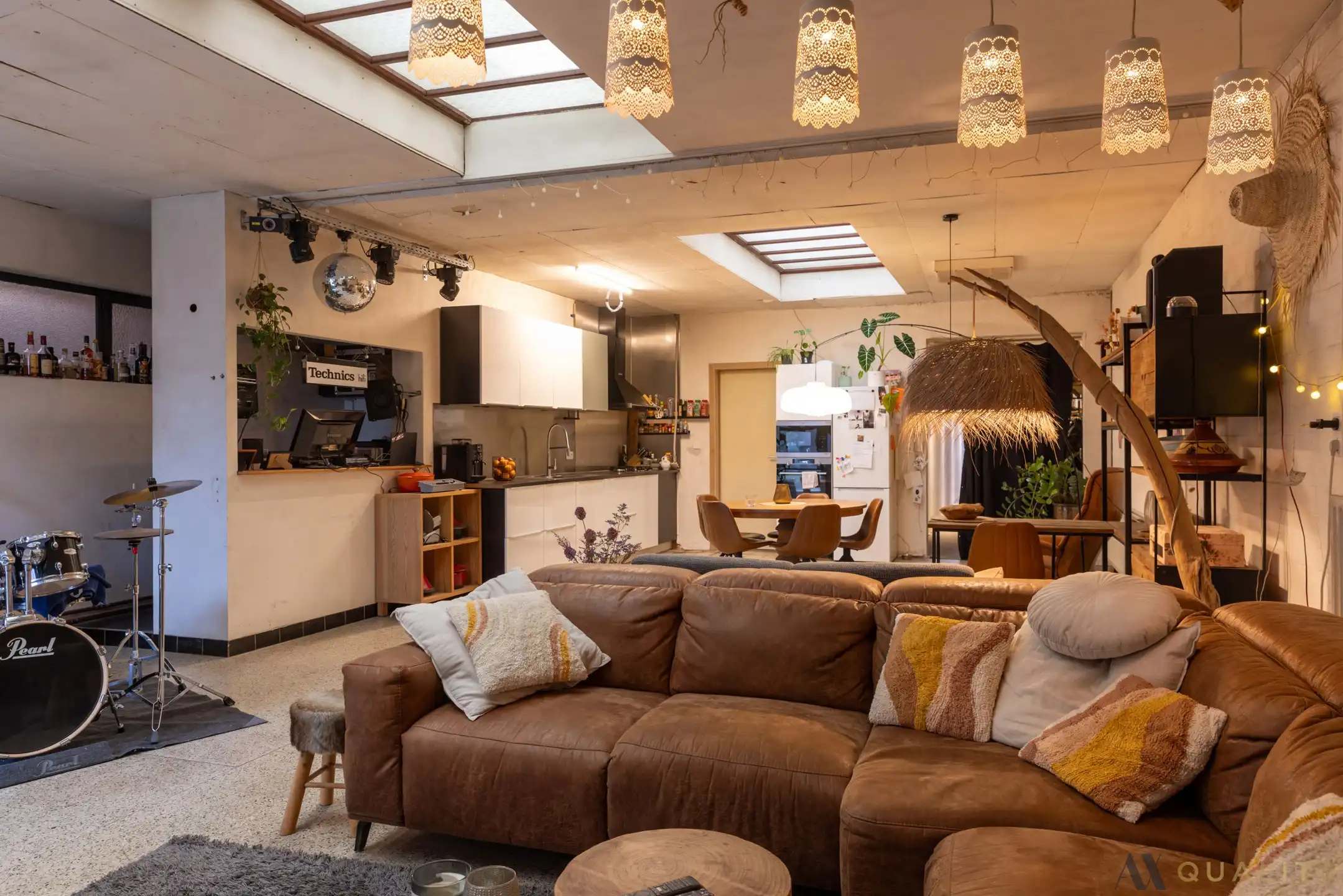Ruime woning met tal van mogelijkheden en ruime garage  foto 7