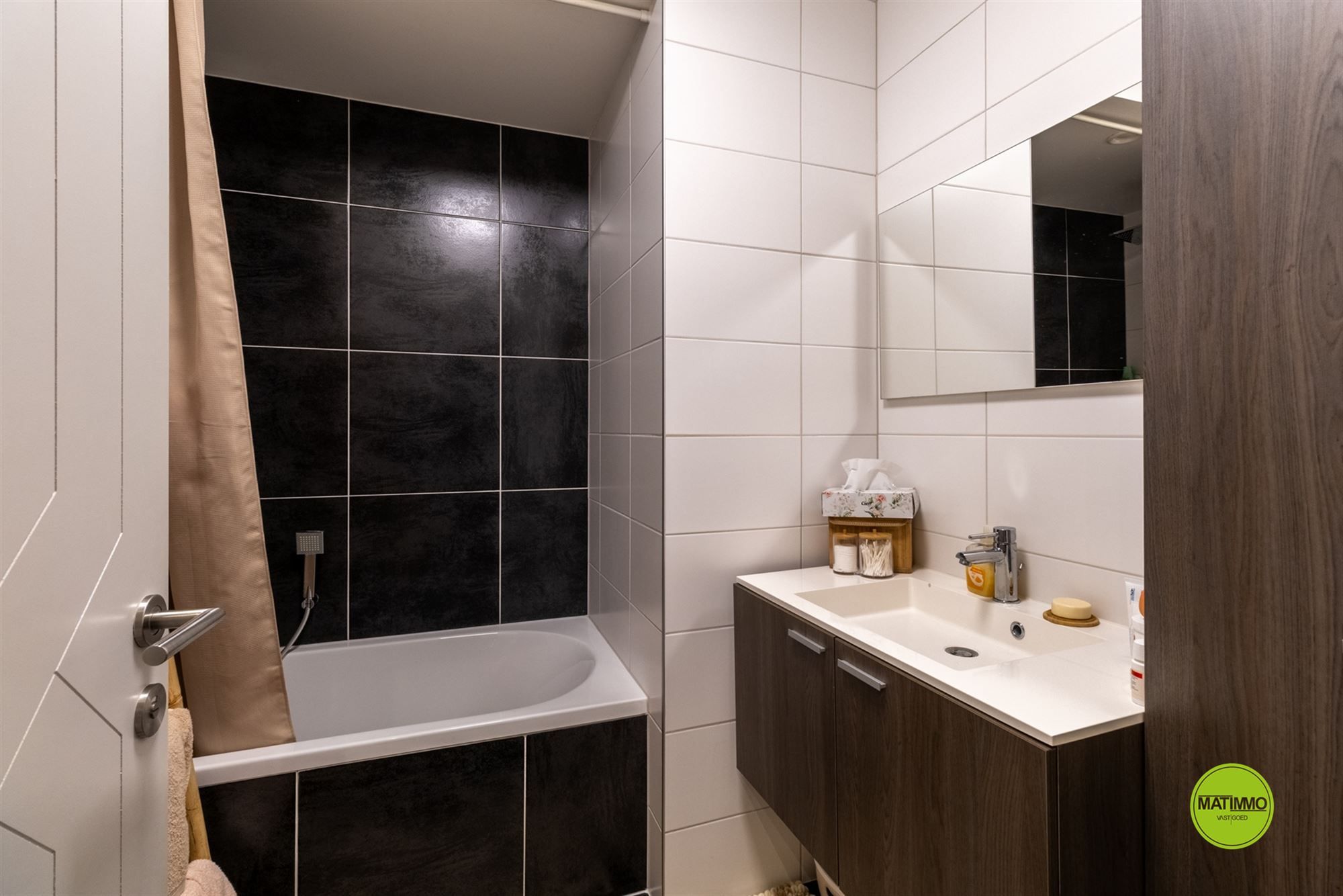 Energiezuinig 2-slaapkamer appartement nabij Hasselt centrum foto 7