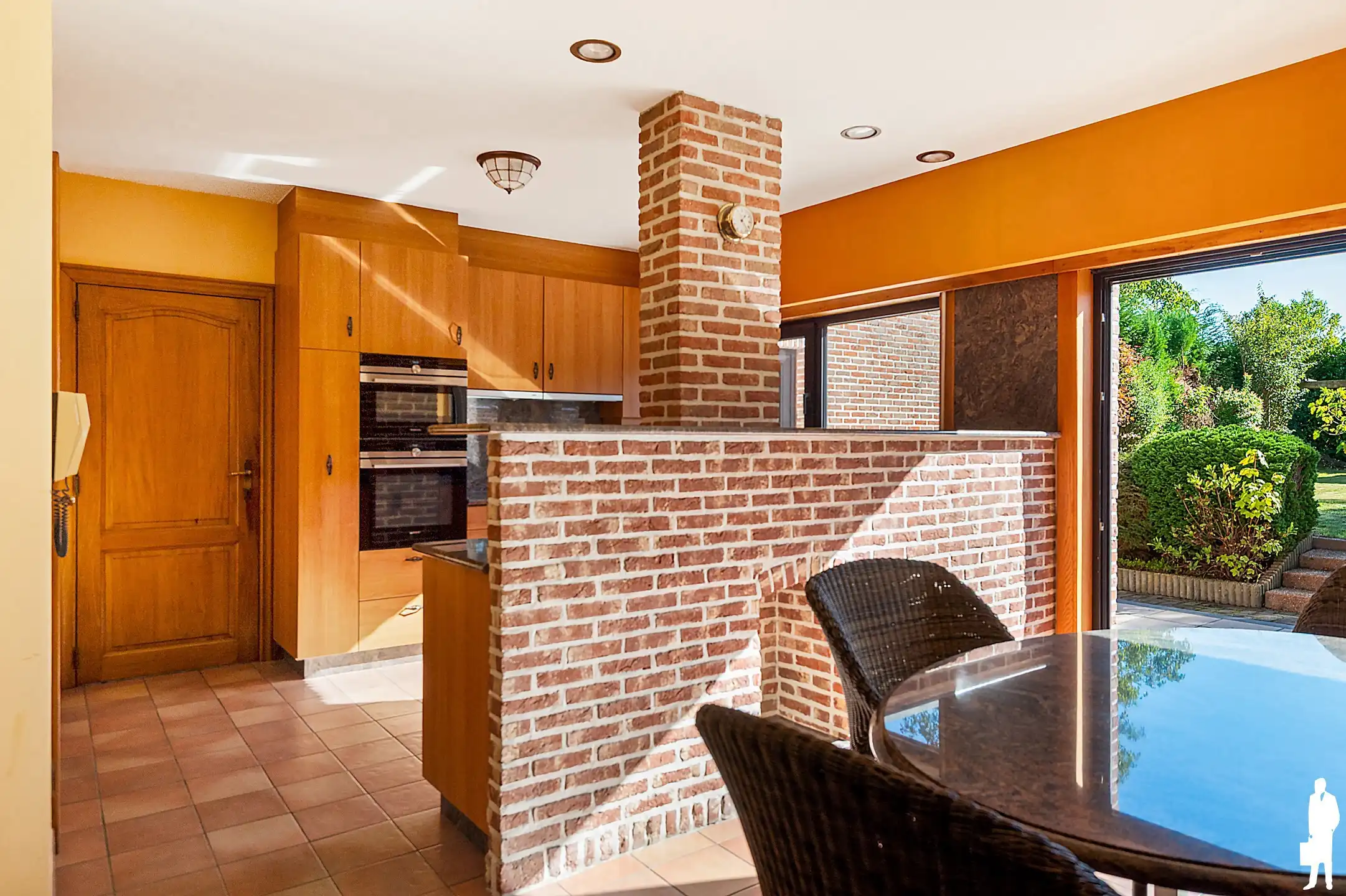 Te renoveren woning met zuid tuin in doodlopende straat foto 8