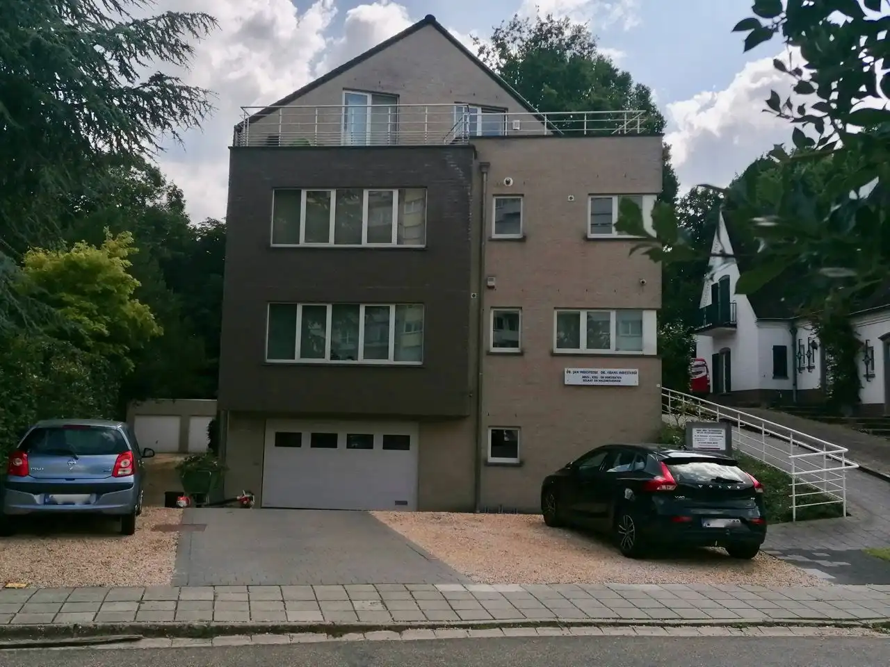 Genk, Reinpadstraat 10 bus 1 - Prachtig gelijkvloers appartement (117m2) met 2 slaapkamers, ruim terras (±65m2) met uitzicht in het groen en een aparte garage. foto 13