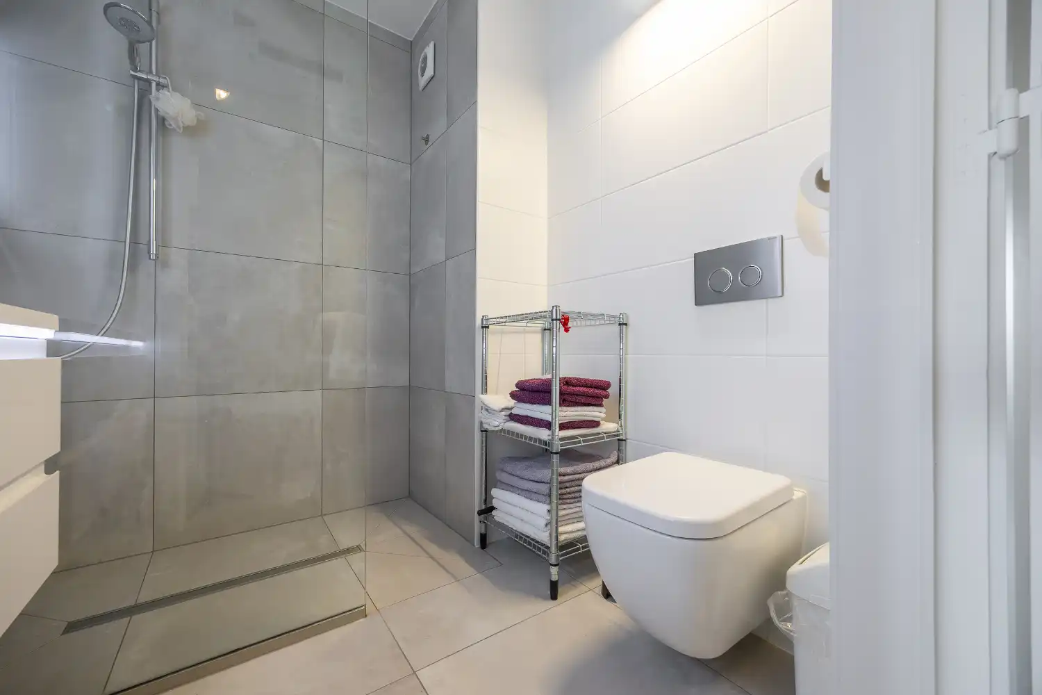 Prachtig gerenoveerd appartement in gerenoveerd gebouw met frontaal zeezicht! foto 17