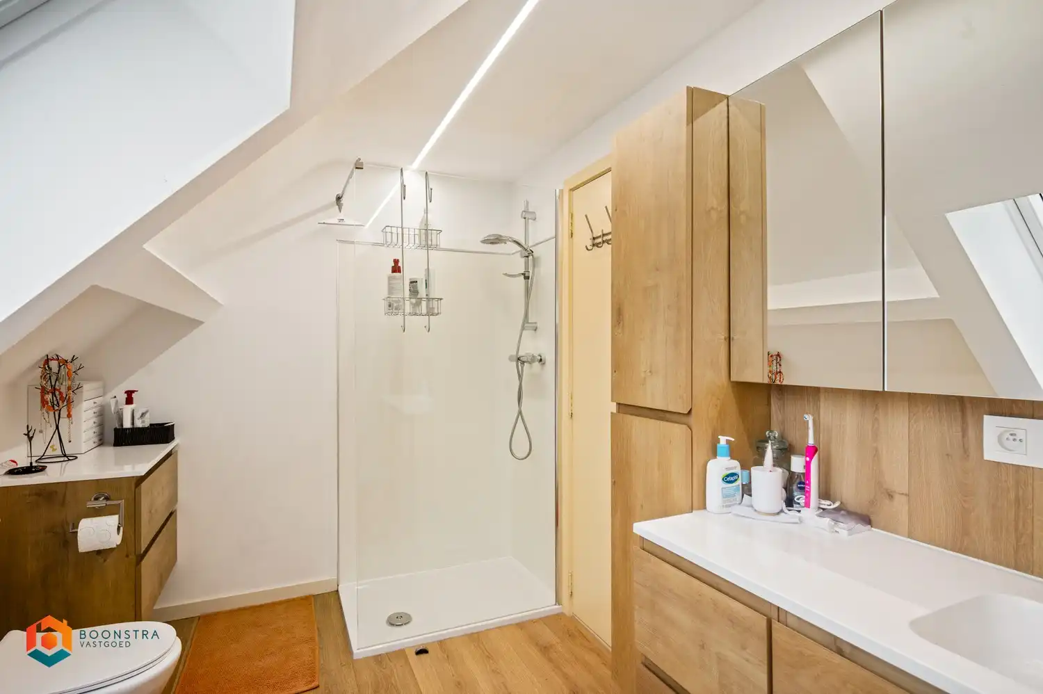 Open bebouwing met 3 slpkrs, bureauruimte en zonnige tuin op een perceel van 757 m² foto 16