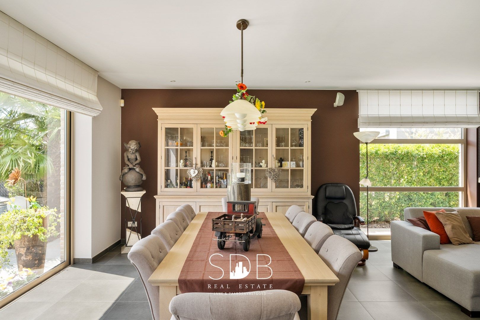 Moderne villa met gezinstuin en zwembad op 1.685m²  foto 4