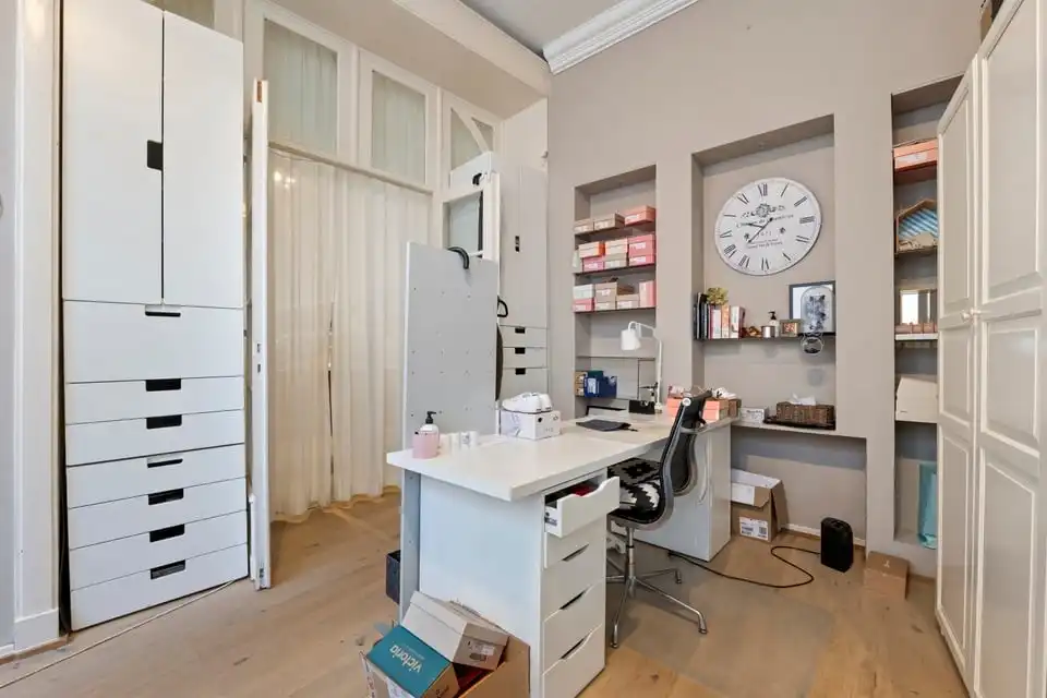 HANDELSPAND IN HET CENTRUM VAN SINT-TRUIDEN foto 9