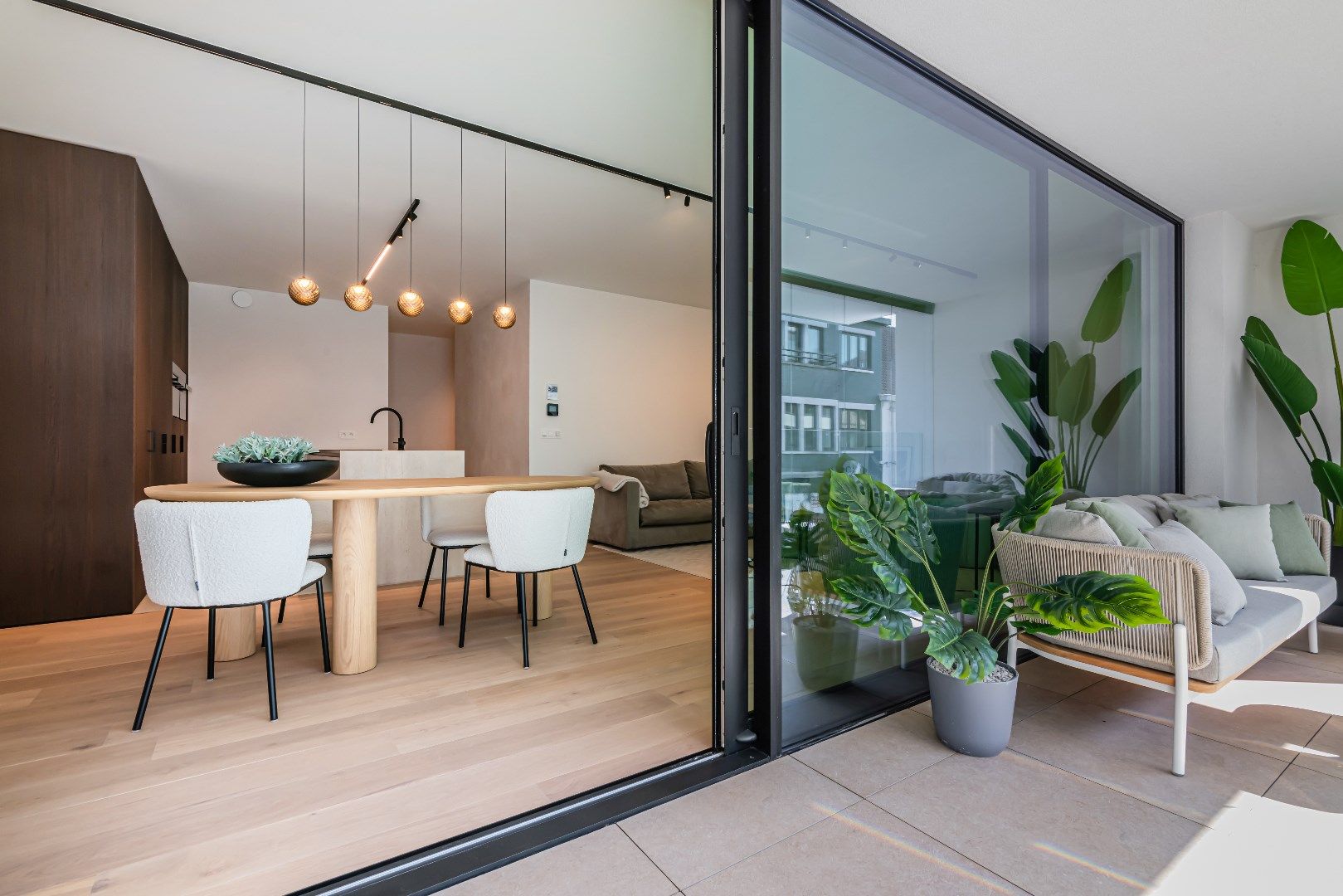 Prachtig instapklaar appartement met luxueuze afwerking in het centrum van Waregem foto 2