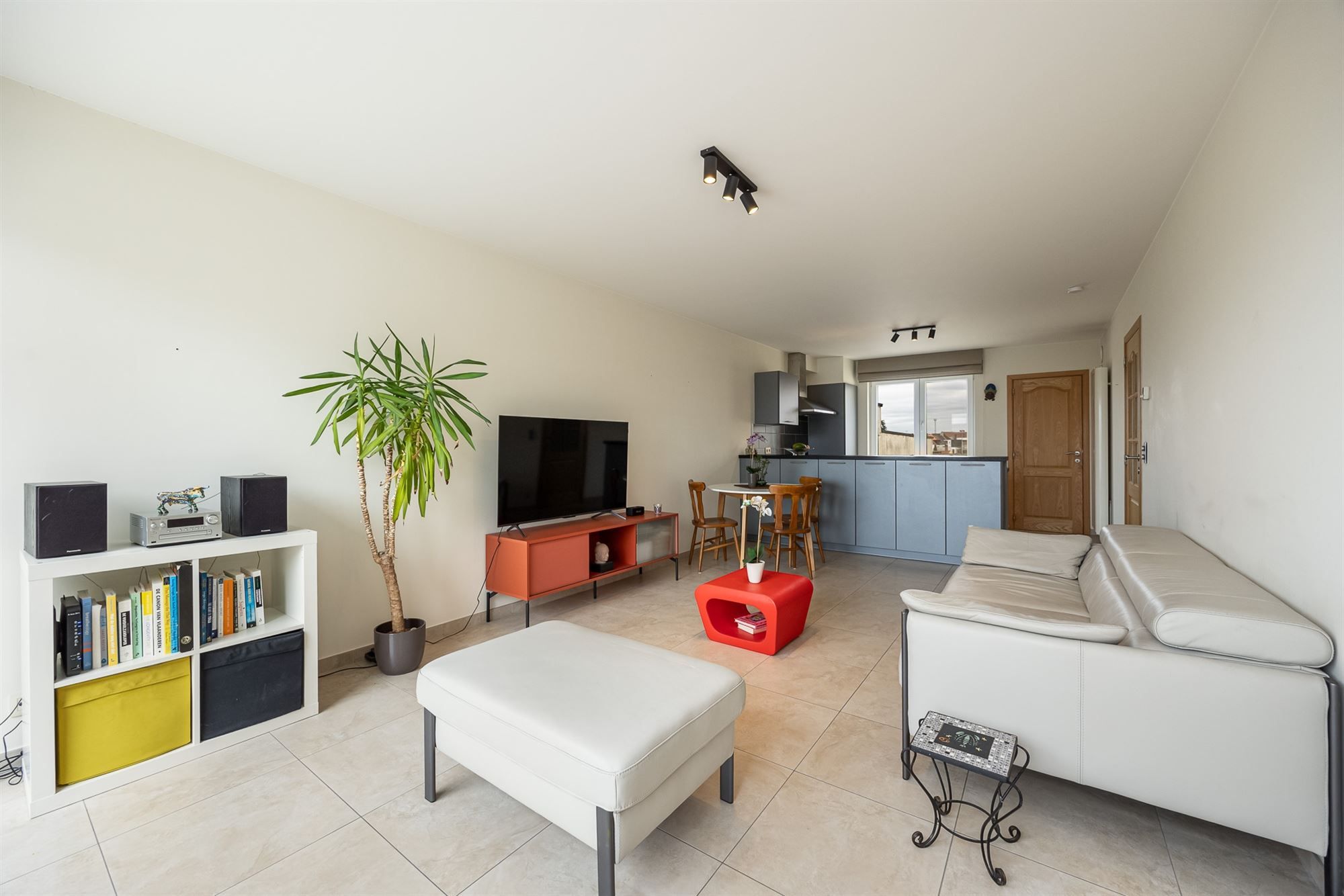 Instapklaar appartement met terras te Mechelen foto 4