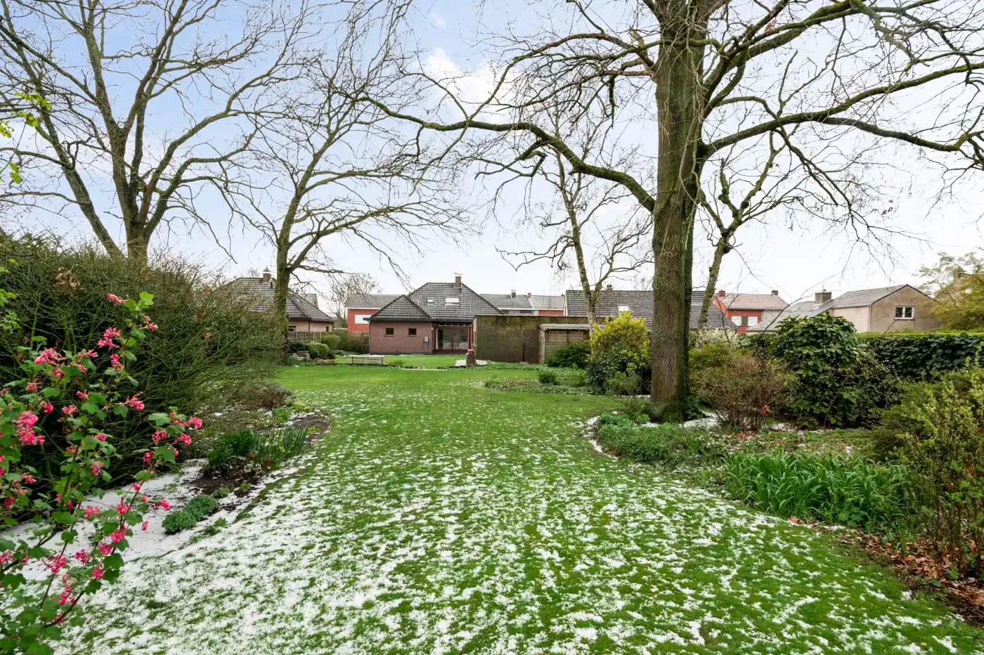 Instapklare, vrijstaande woning met 4 slpk., garage en grote tuin foto 31