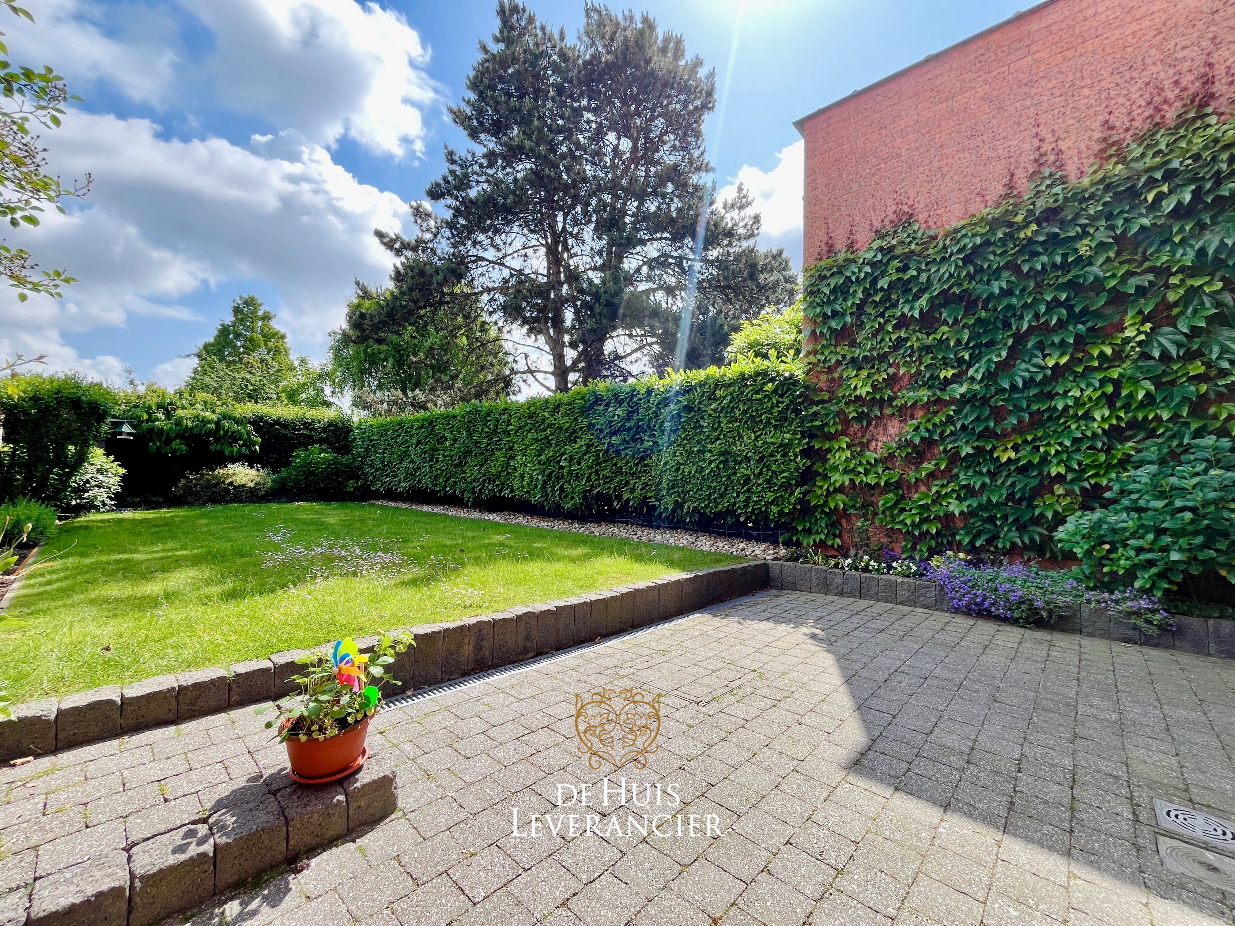 Instapklare bel-etage met tuin in gezinsvriendelijke wijk foto 2