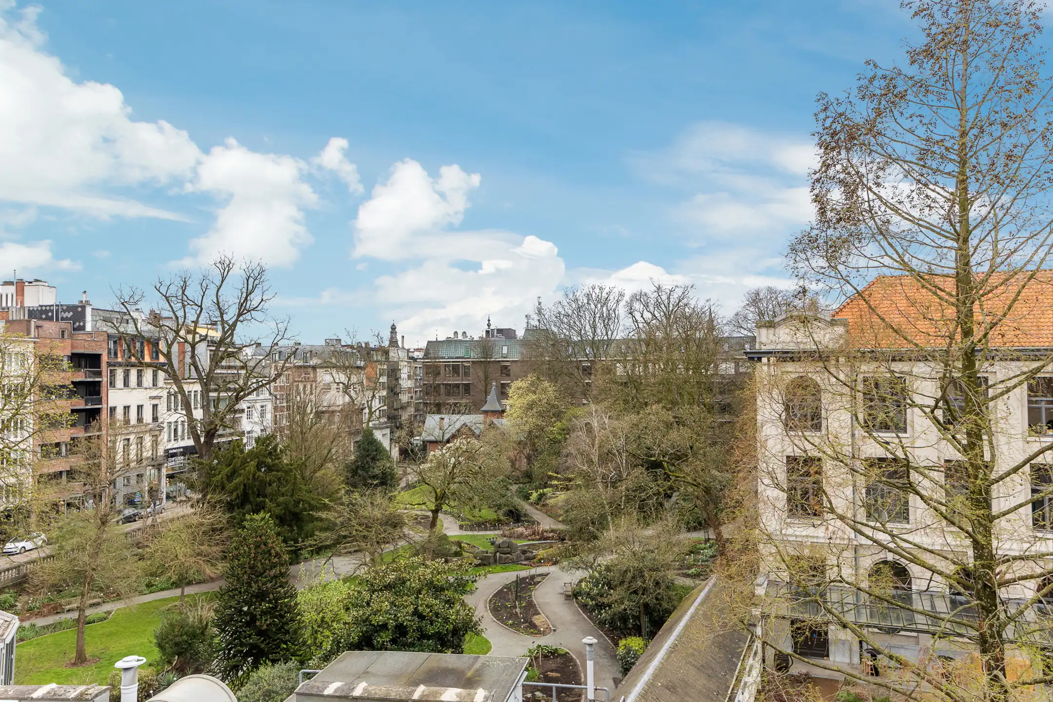 ANTWERPEN - Appartement met zicht op de Botanische tuin foto {{pictureIndex}}