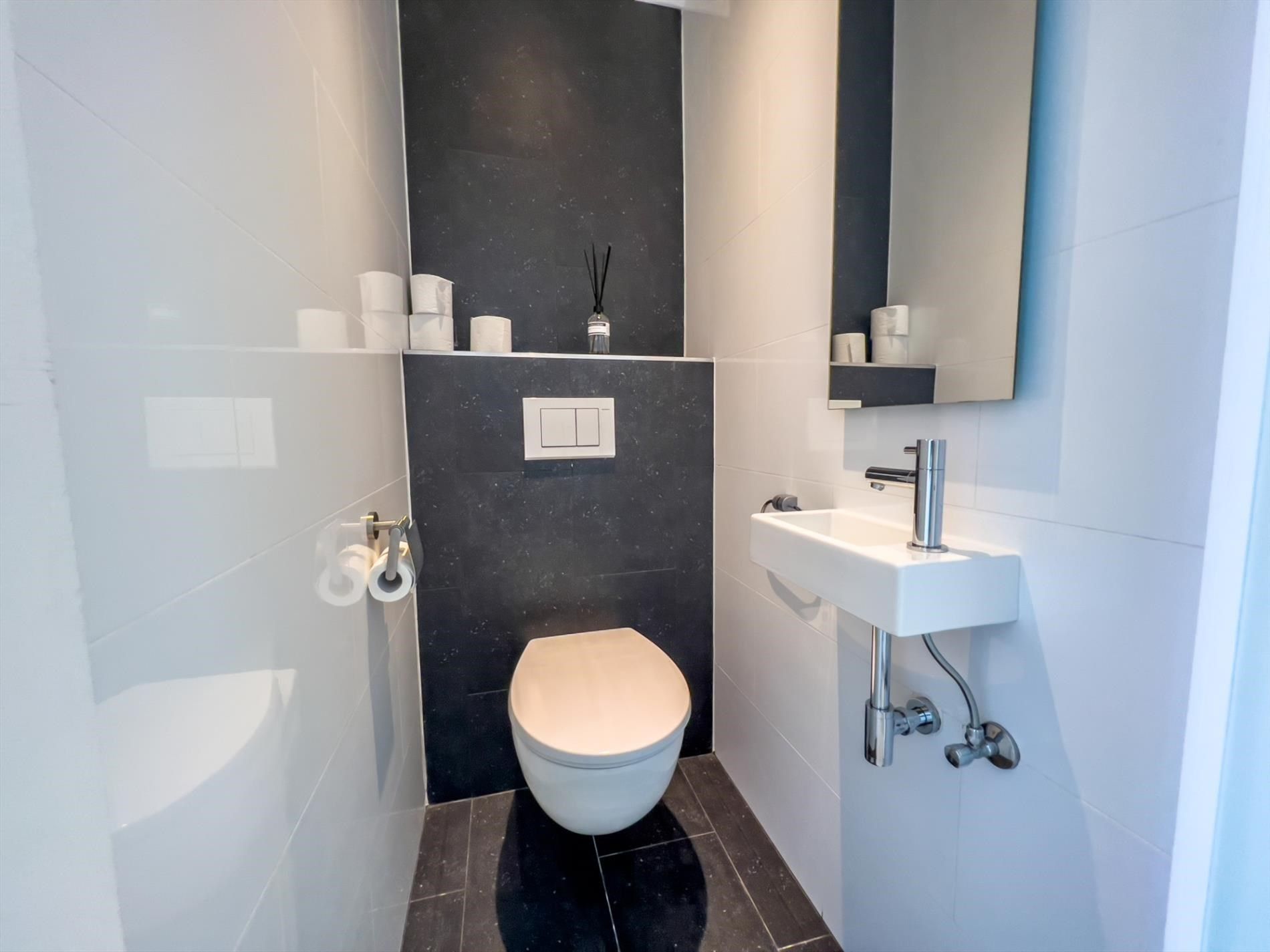 Vernieuwd appartement met prachtig frontaal zeezicht, zeer goed gelegen ter hoogte van het Driehoeksplein. foto 11