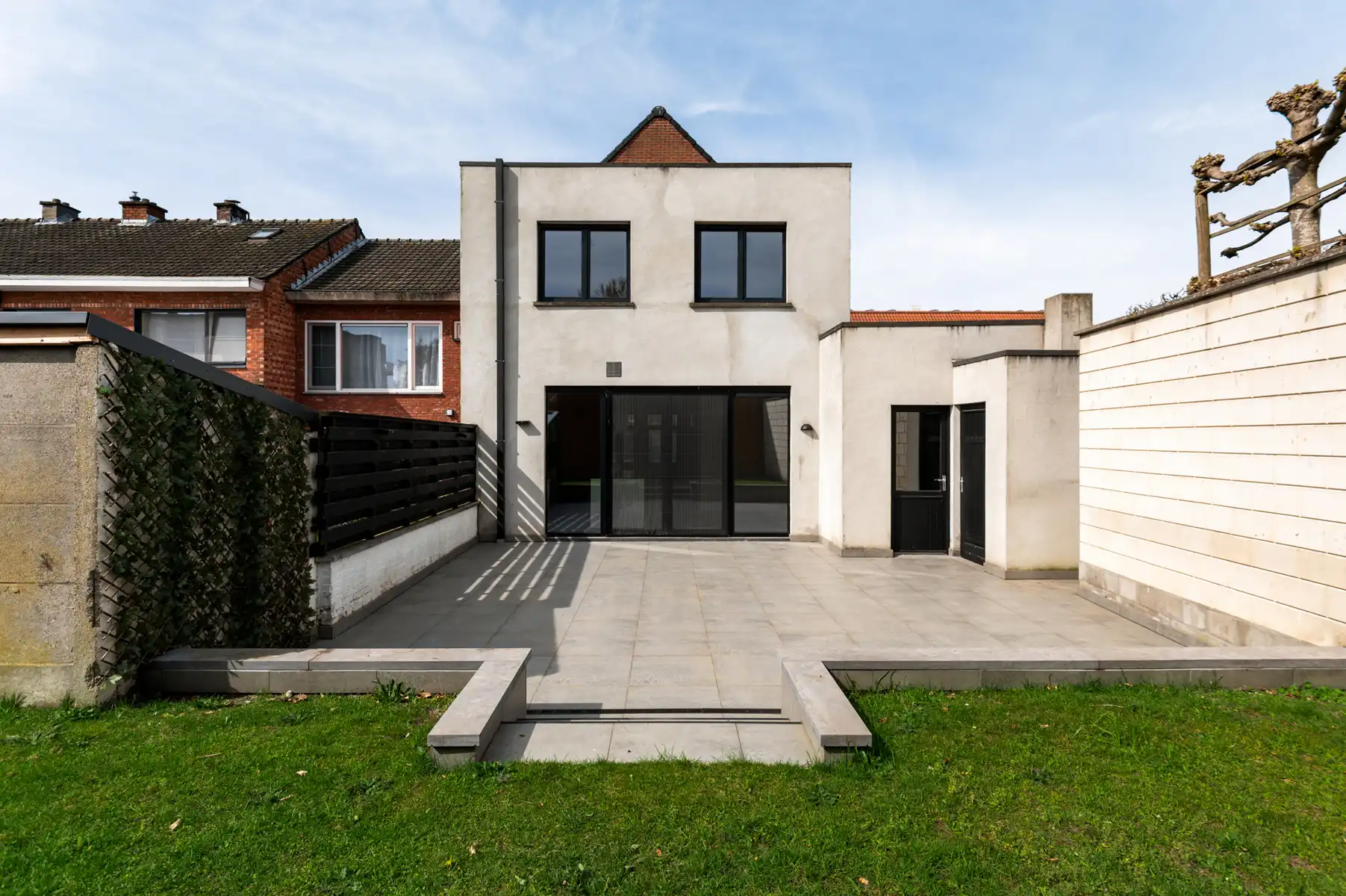 Instapklare gezinswoning met 4 slaapkamers, tuin en garage foto 27