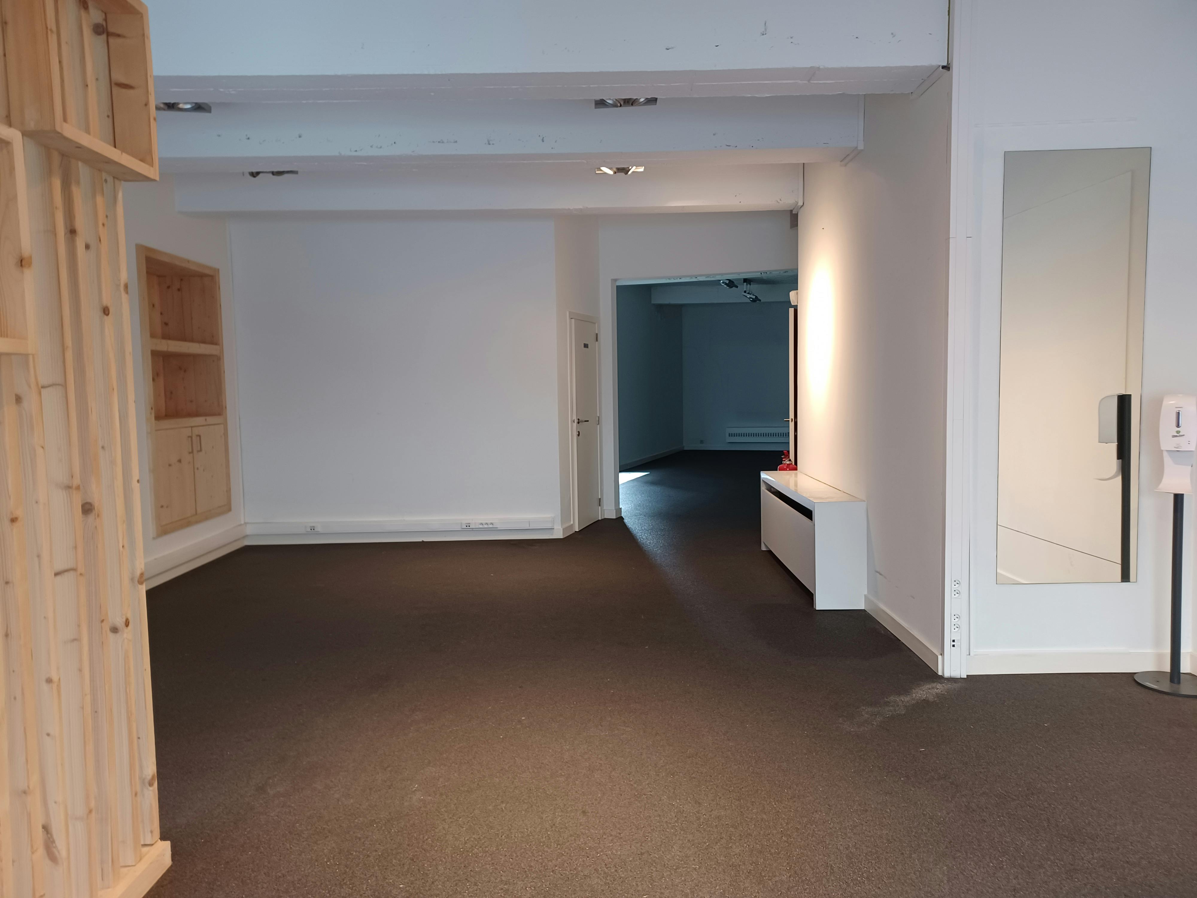 Handelspand te koop in centrum Brasschaat! foto 5