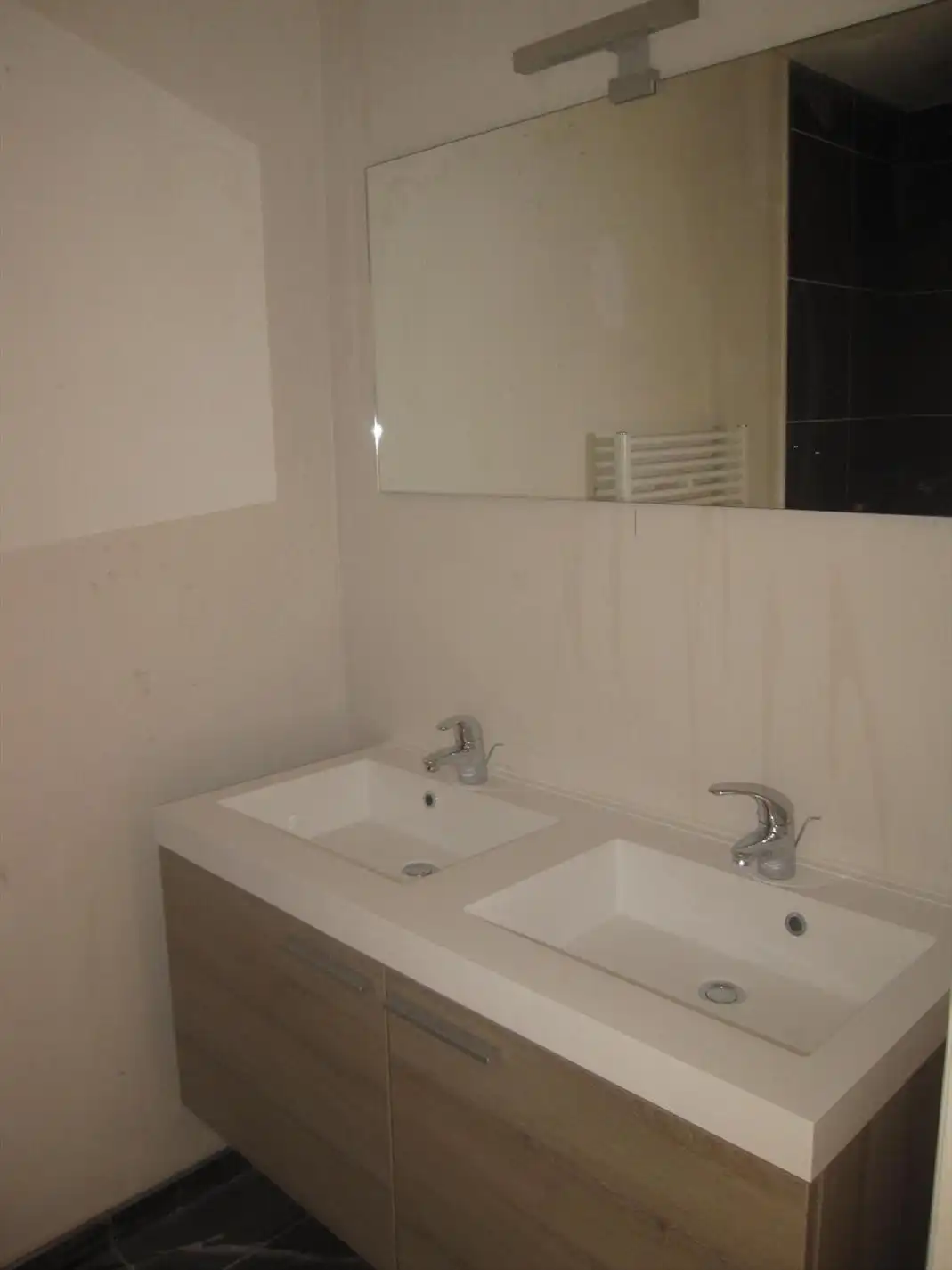 recent appartement met garage en kelderberging foto 8