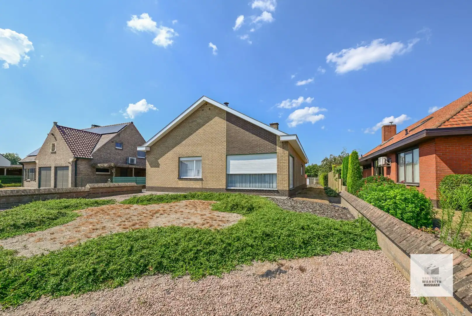 Te renoveren gelijkvloerse woning met  3slpk, garage, tuin op 1290m2 foto 5
