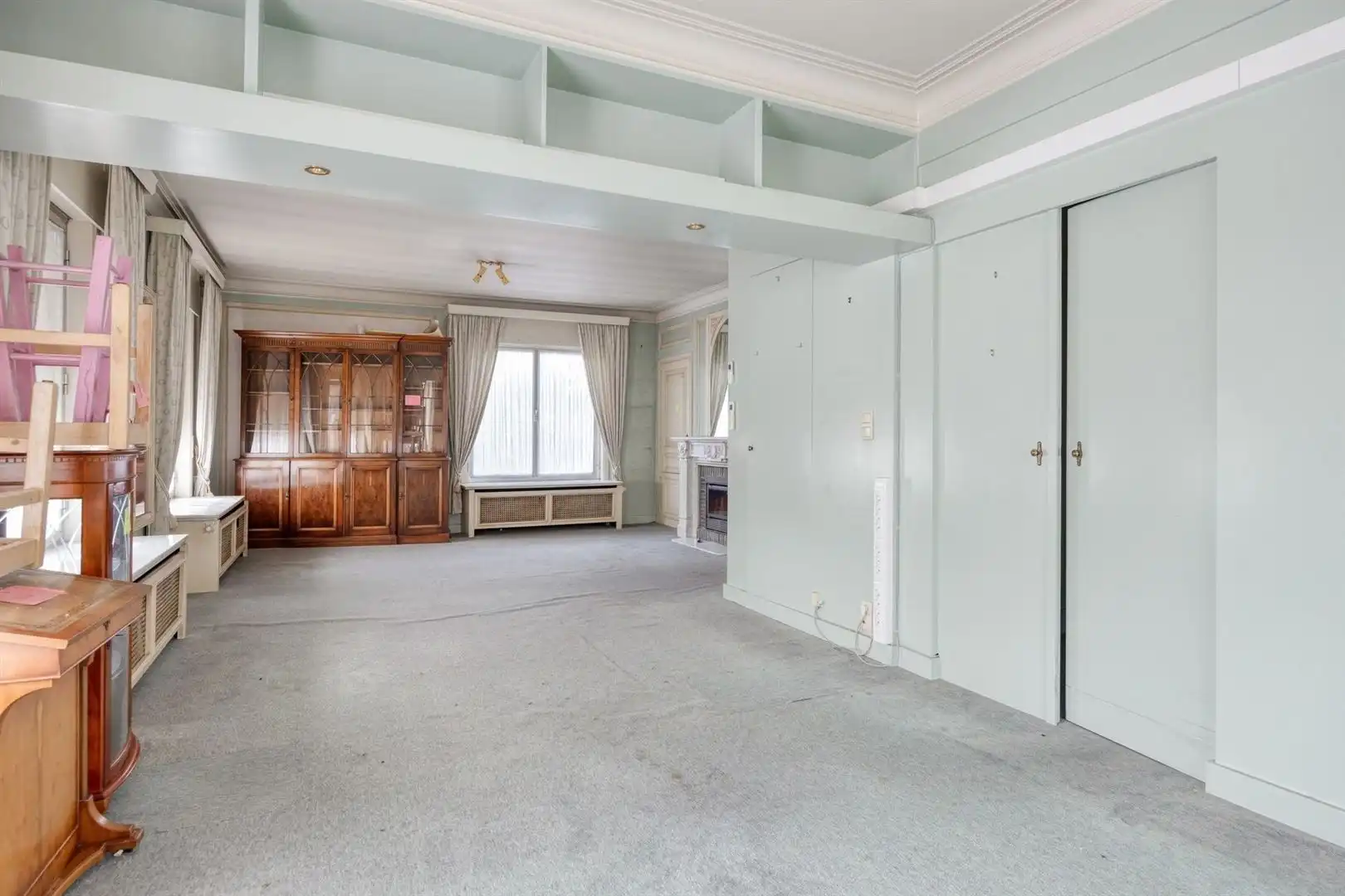 Villa met achterliggend kantoorgebouw foto 8