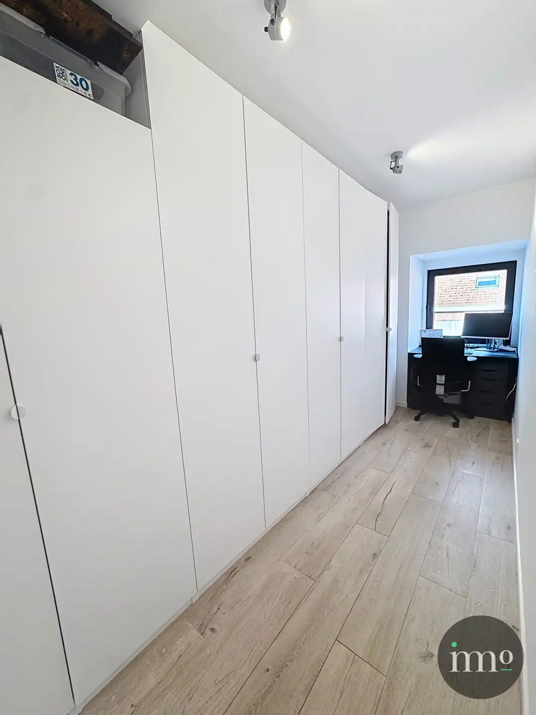 Stijlvol 2-slaapkamerappartement met terras en prachtig uitzicht – Centrum Dilbeek foto 9