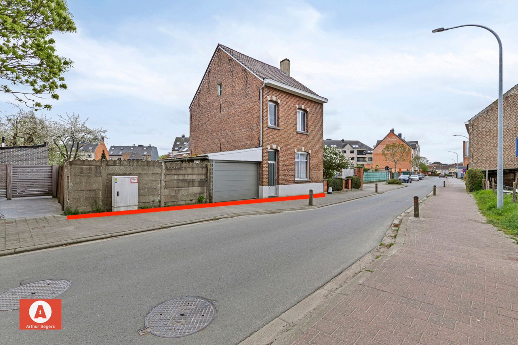 Projectgrond: 4/5 appartementen of gezinswoning met tuin. foto {{pictureIndex}}