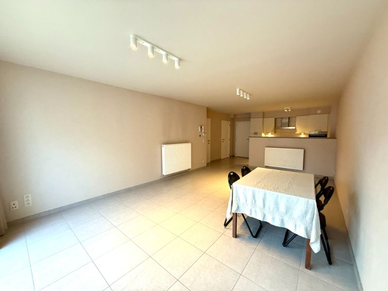 Instapklaar gelijkvloers appartement met 2 slaapkamers, garage en ruim terras foto 5