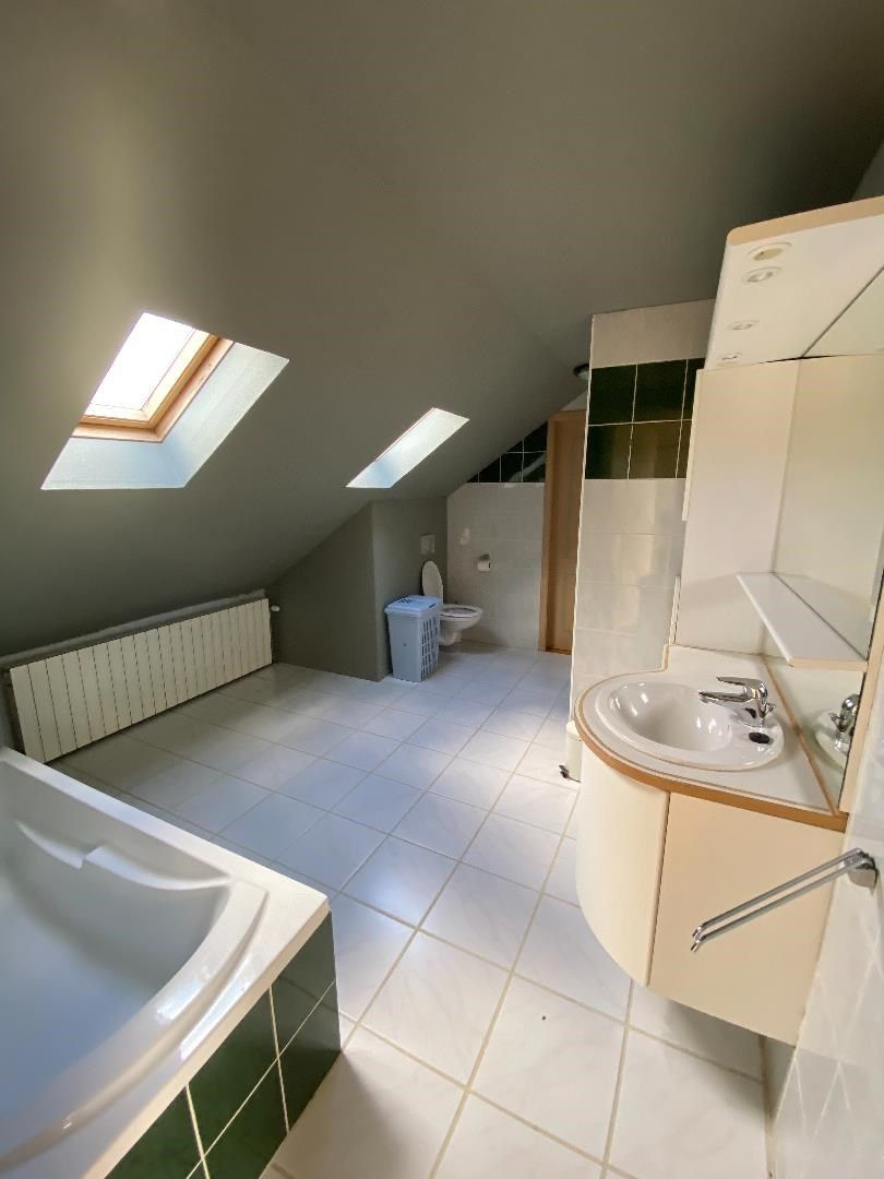Alleenstaande woning met 4 slaapkamers en grote tuin foto 18