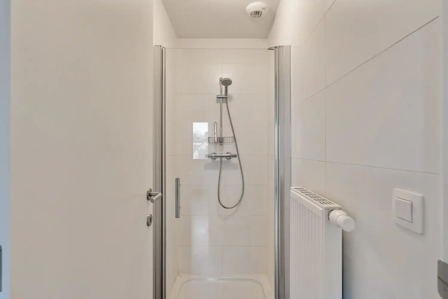 Modern en energiezuinig(A-label) dakappartement met 2 slaapkamers, 2 badkamers, een groot terras en een autostaanplaats nabij het UZ Gasthuisberg te Leuven! foto 20