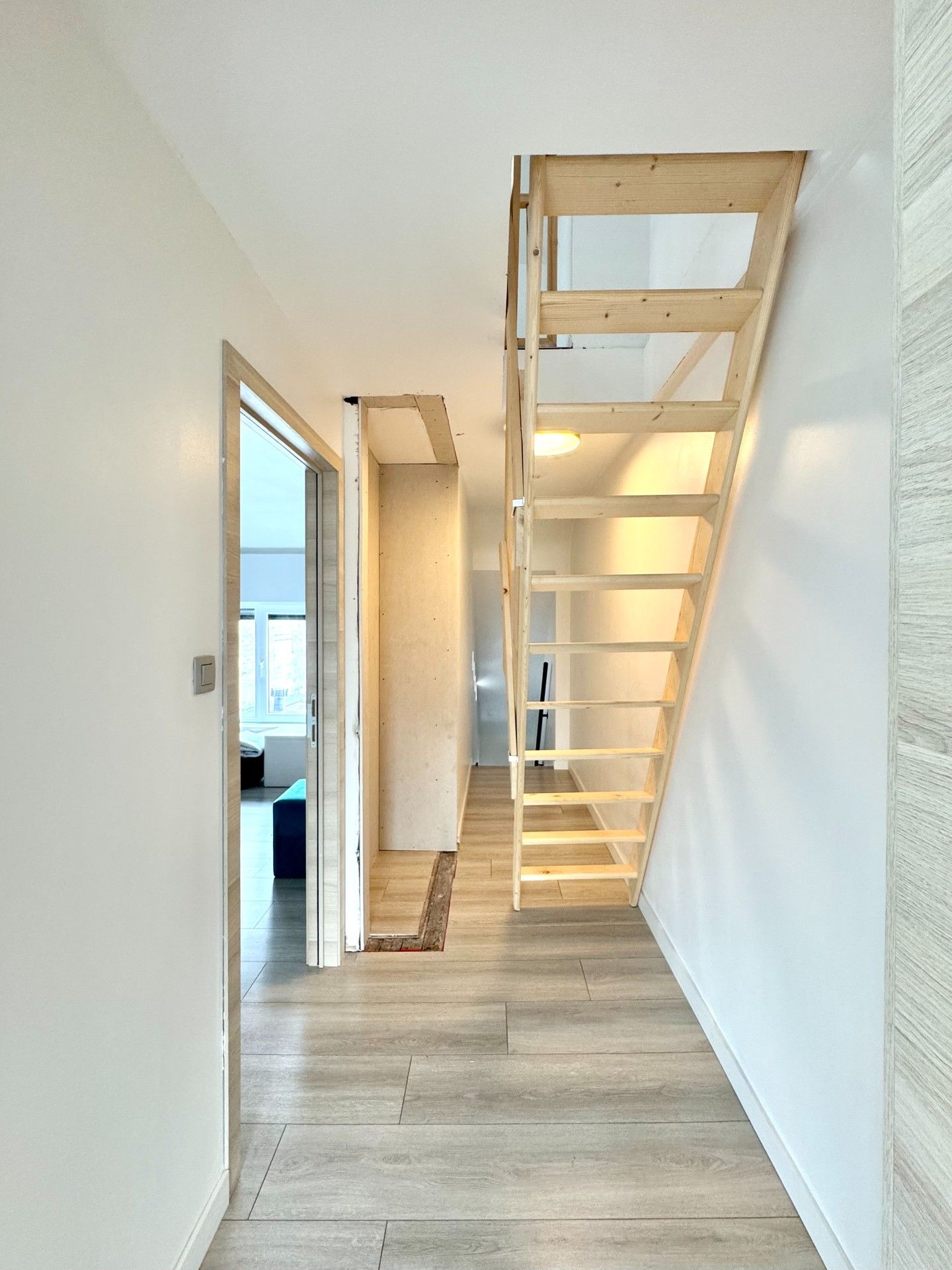 INSTAPKLARE WONING MET TUIN & GARAGE EN UITWEG foto 28