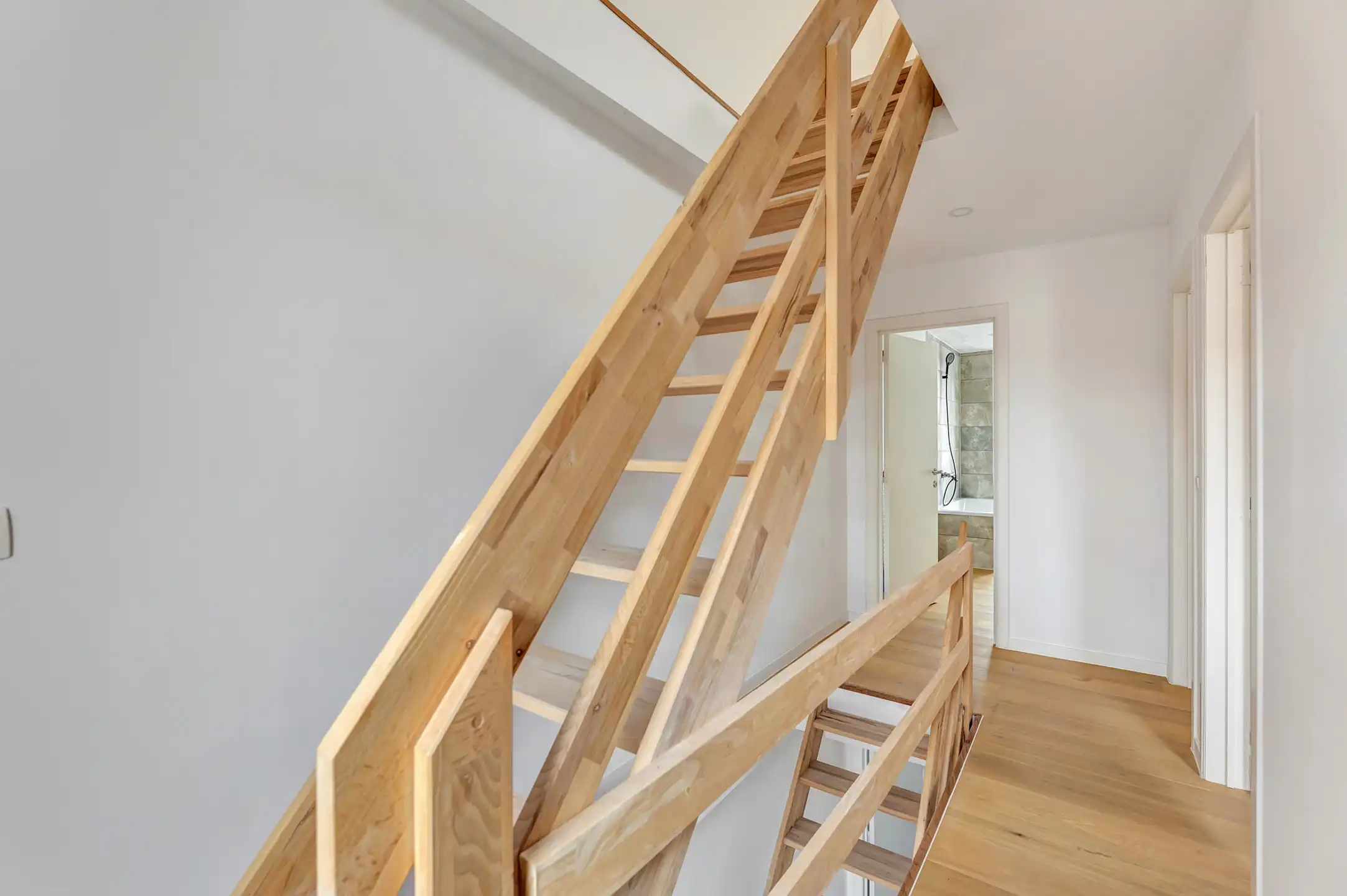 Instapklare stadswoning 200m2 bewoond met 5 slaapkamers  foto 18