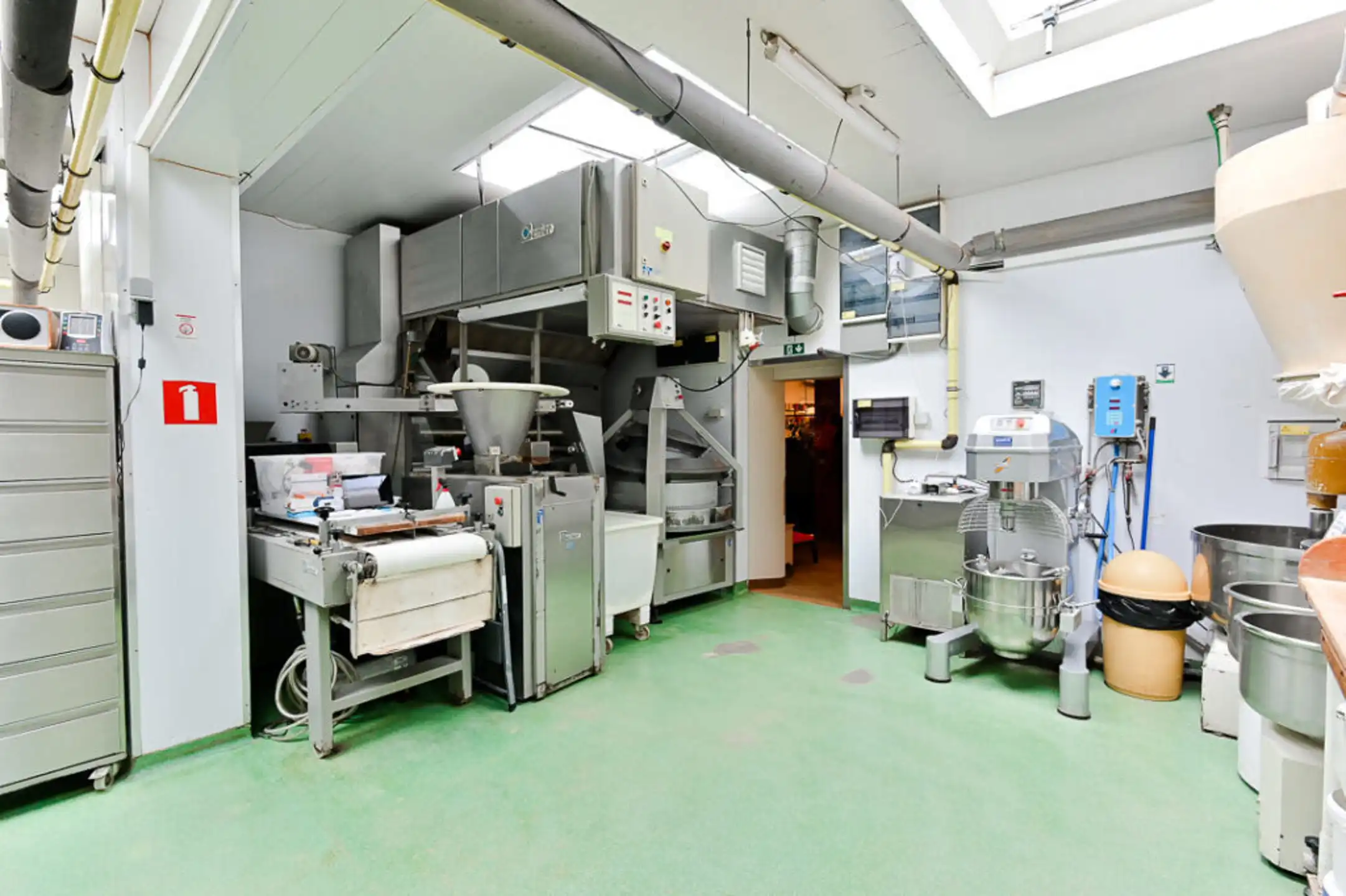 Veelzijdig handelspand op TOP-locatie foto 20