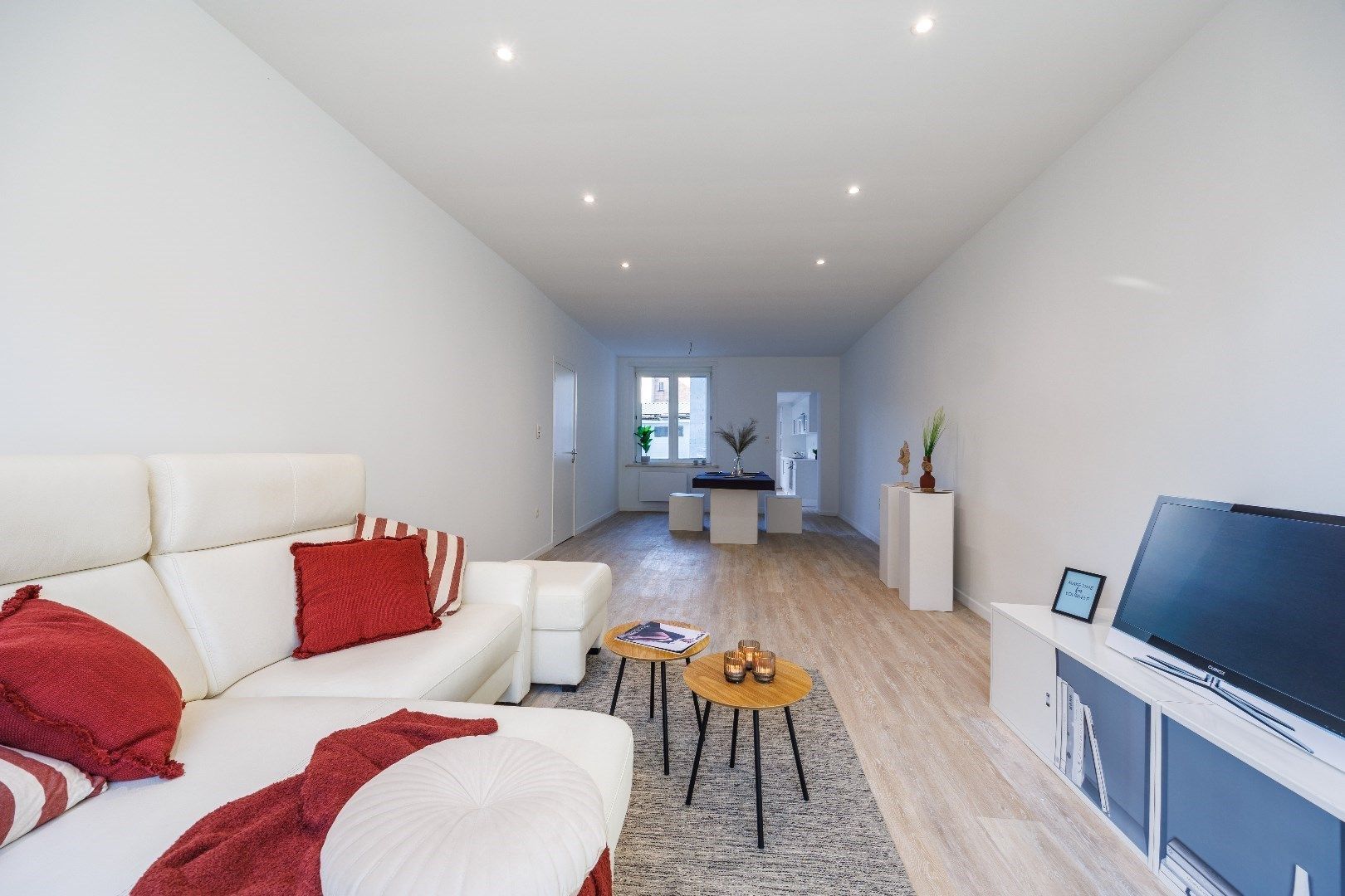 Ruim (vakantie)huis: 6 slpk - 2 badk - 2 garages foto 3
